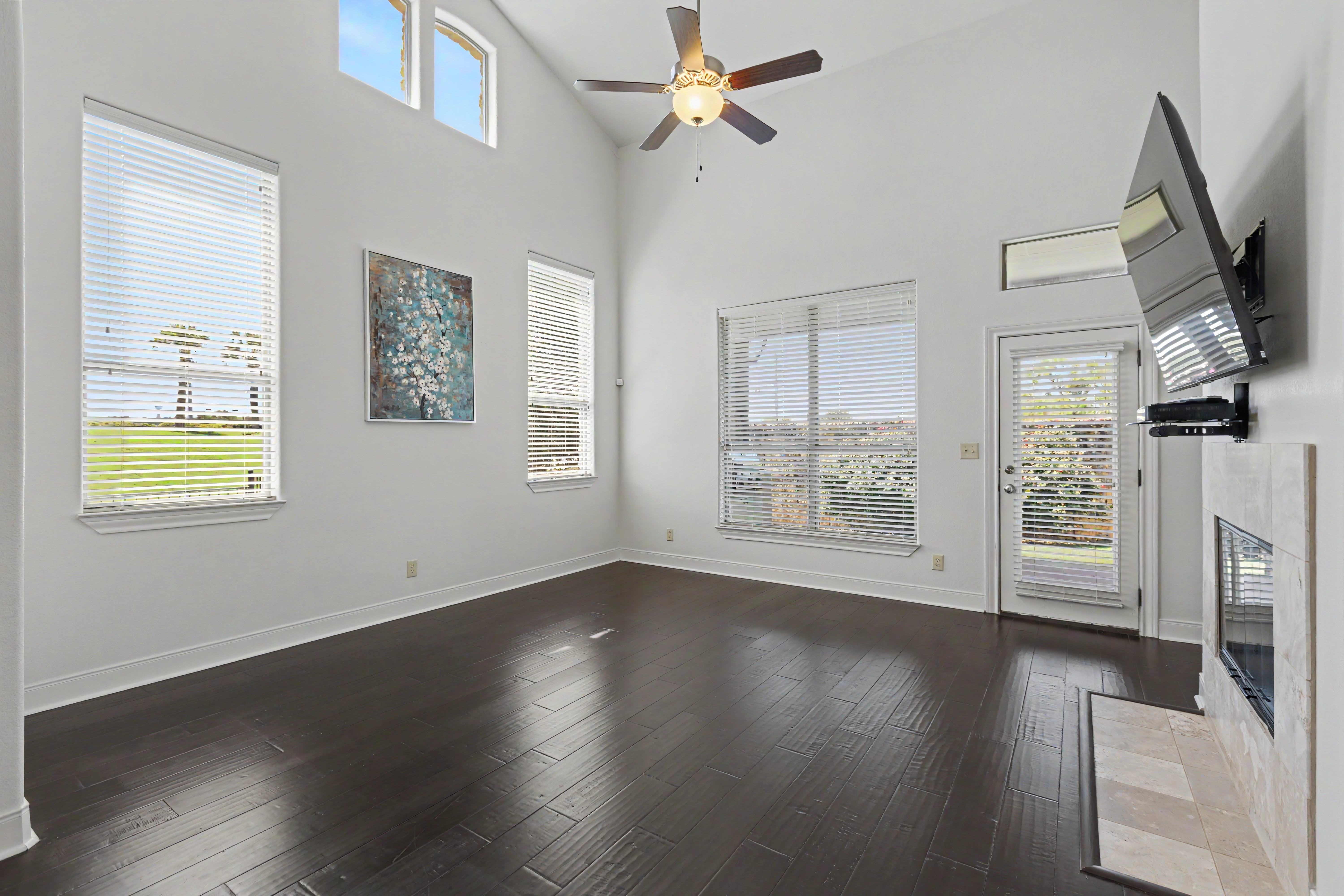  Stunning & Spacious Lock & Leave Townhome in The Enclave at Horseshoe Bay - 物件實景