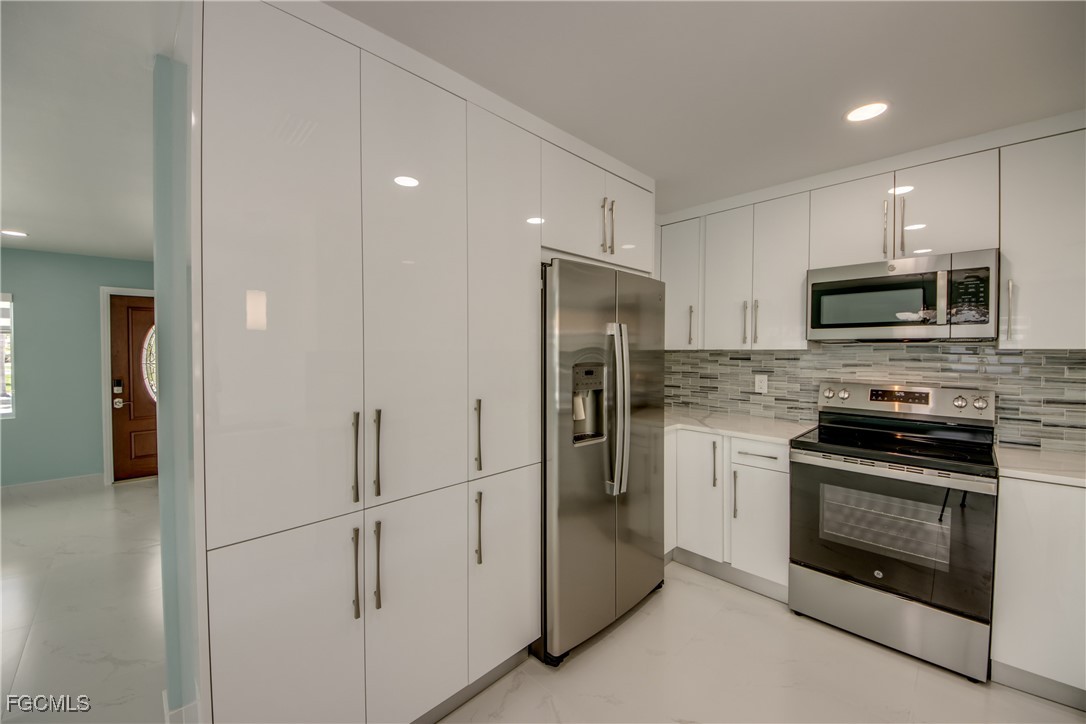 Fort Myers Beach, Florida, 33931, United States, 3 Bedrooms Bedrooms, ,2 BathroomsBathrooms,Residential,For Sale,1975838