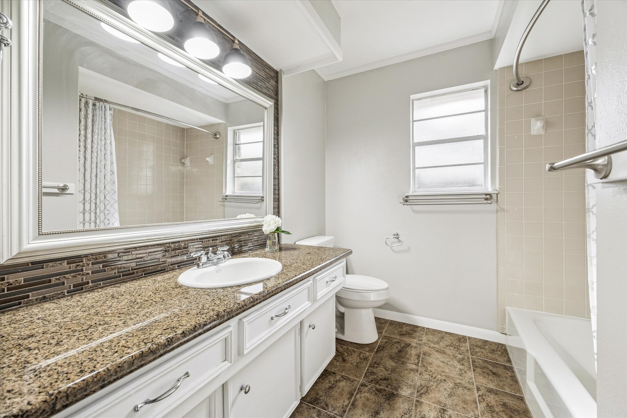  2310 Walnut Bend Lane - 物件實景
