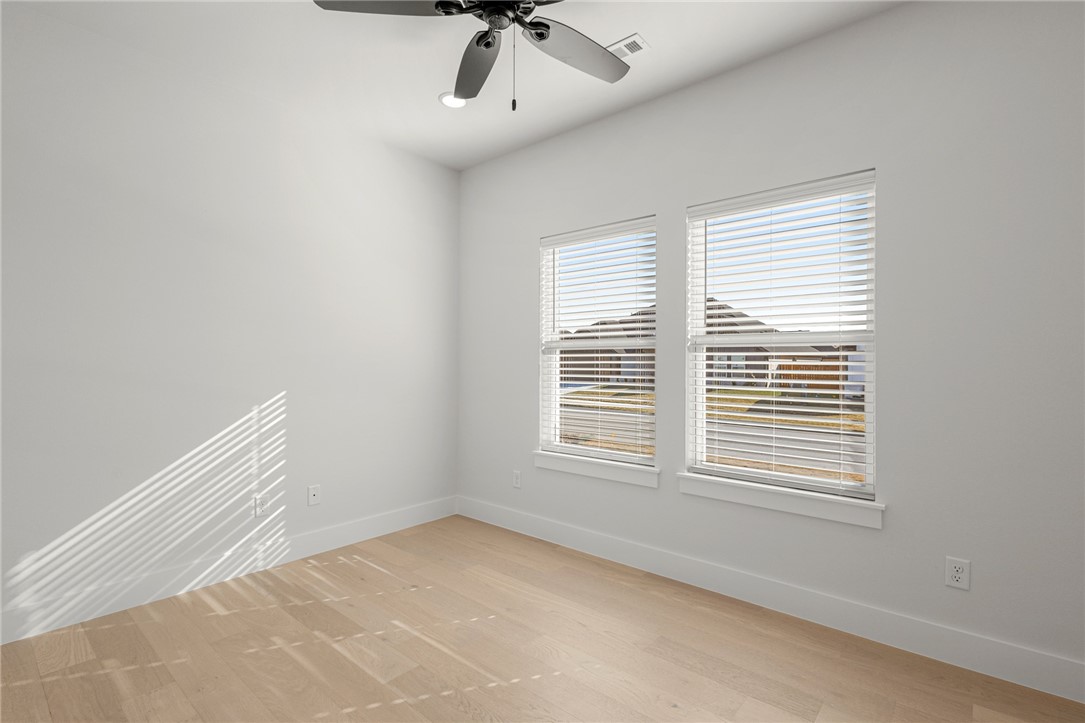 Centerton, Arkansas, 72719, United States, 4 Bedrooms Bedrooms, ,4 BathroomsBathrooms,Residential,For Sale,1991183