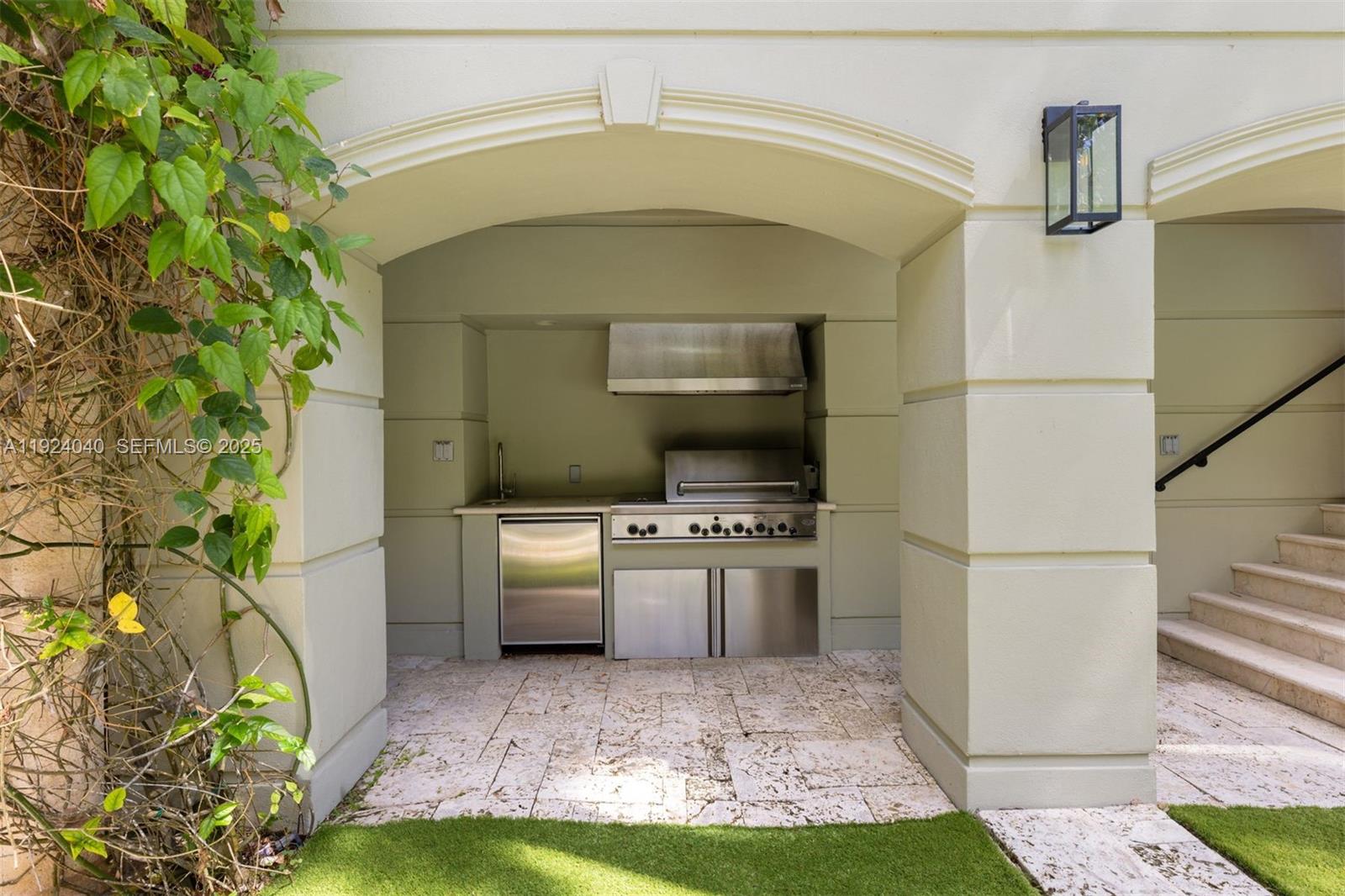 Miami, Florida, 33133, United States, 5 Bedrooms Bedrooms, ,7 BathroomsBathrooms,Residential,For Sale,2002082