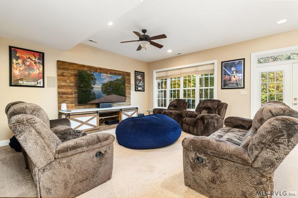 Boydton, Virginia, 23917, United States, 5 Bedrooms Bedrooms, ,4 BathroomsBathrooms,Residential,For Sale,1991597