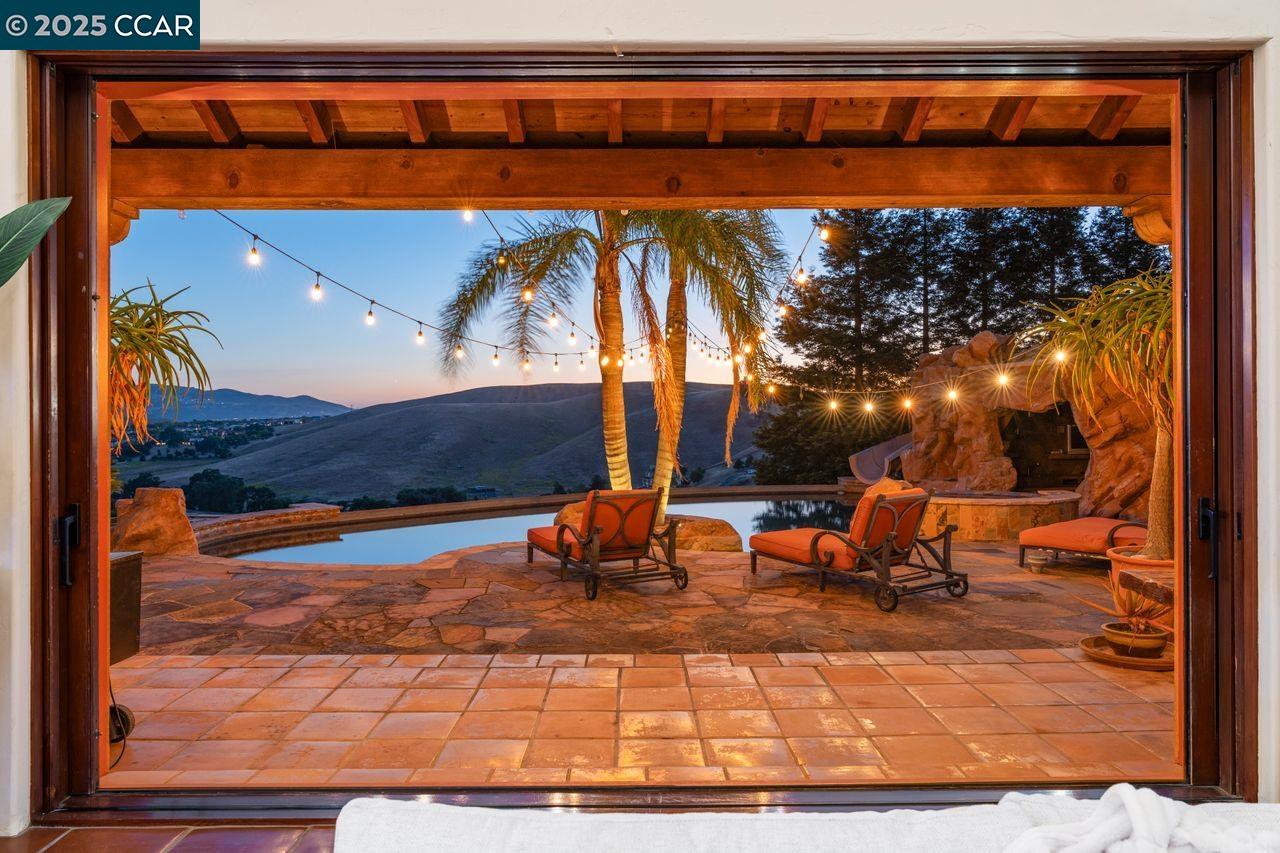 Danville, California, 94506, United States, 4 Bedrooms Bedrooms, ,4 BathroomsBathrooms,Residential,For Sale,1940508