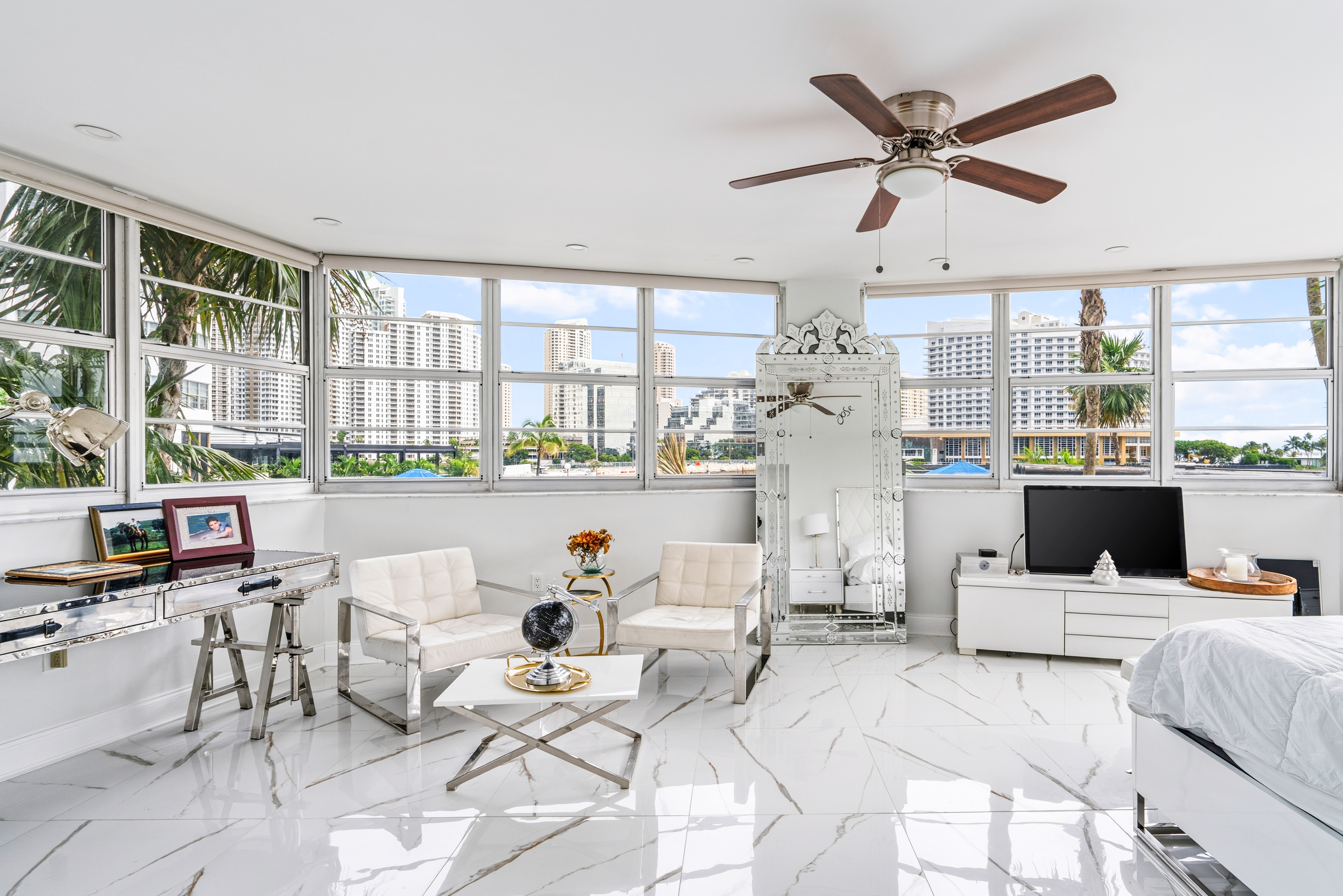  905 Brickell Bay Dr, Miami, FL, 33131 - 物件實景