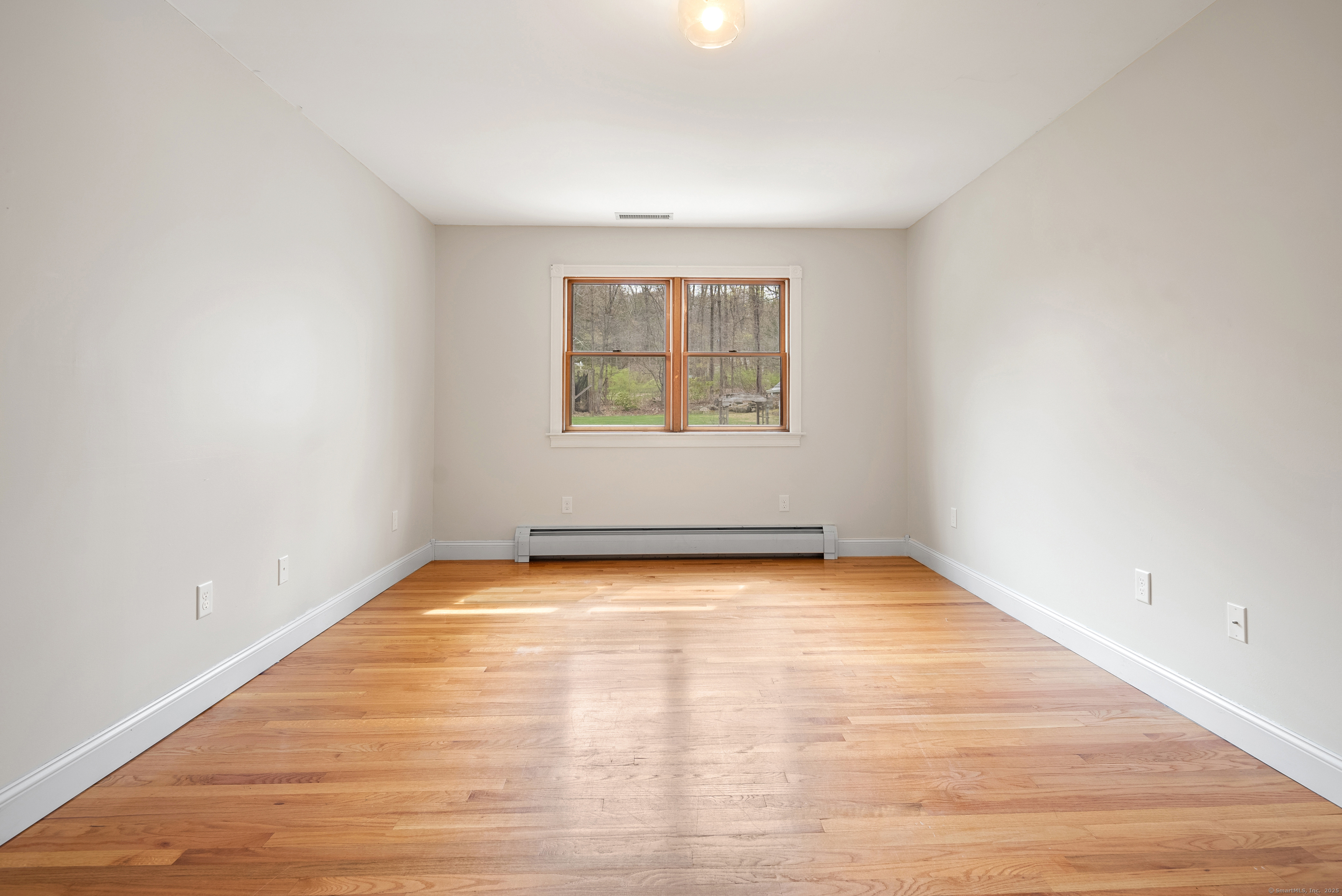 Somers, Connecticut, 06071, United States, 4 Bedrooms Bedrooms, ,4 BathroomsBathrooms,Residential,For Sale,1927442