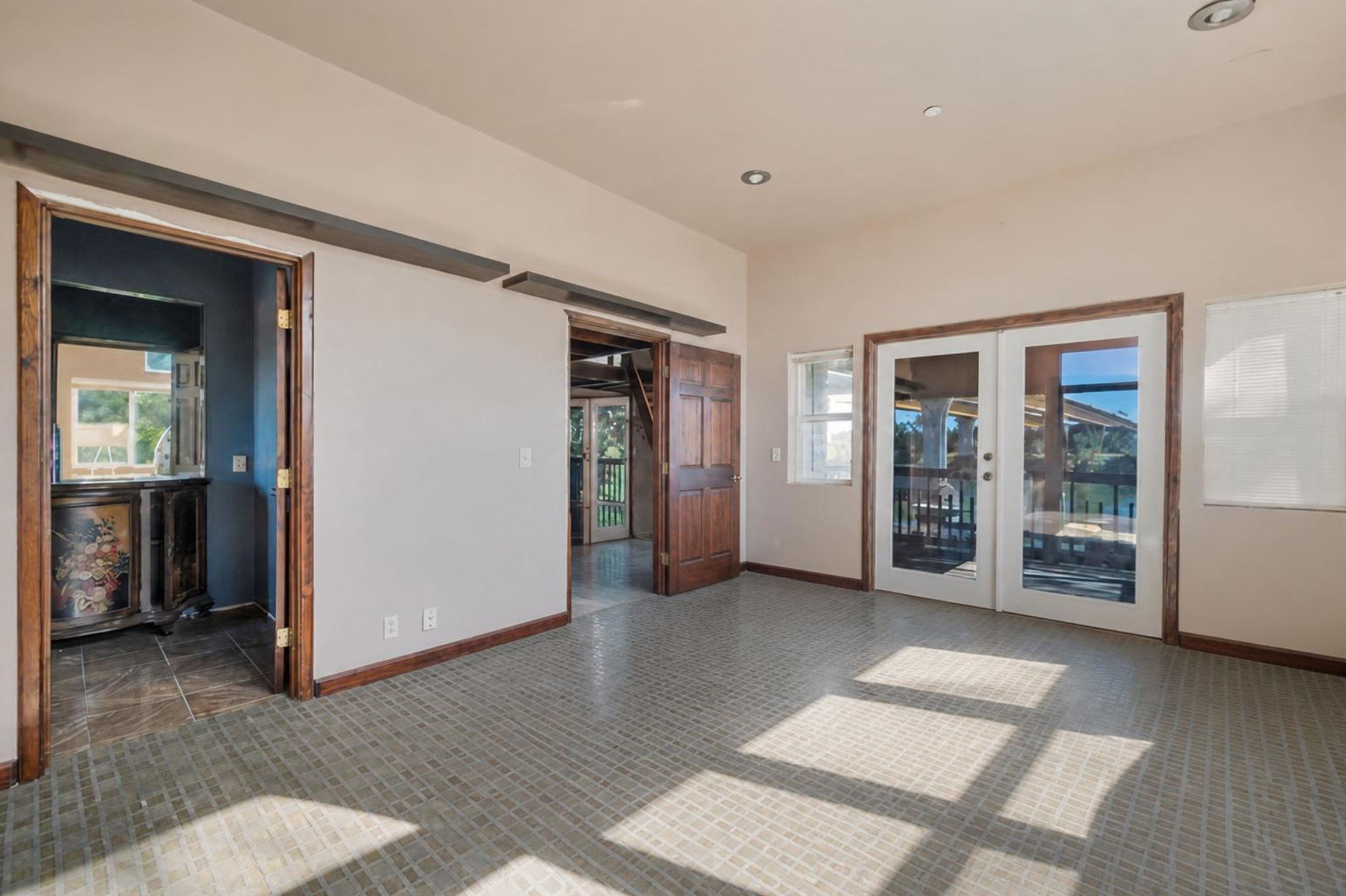  2181 Garden Highway, Sacramento, CA 95833 - 物件實景