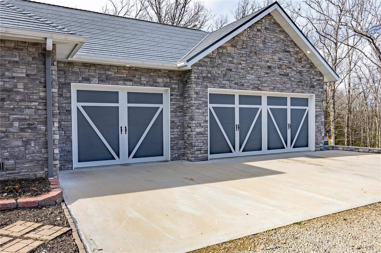 Lebanon, Missouri, 65536, United States, 3 Bedrooms Bedrooms, ,2 BathroomsBathrooms,Residential,For Sale,1935338