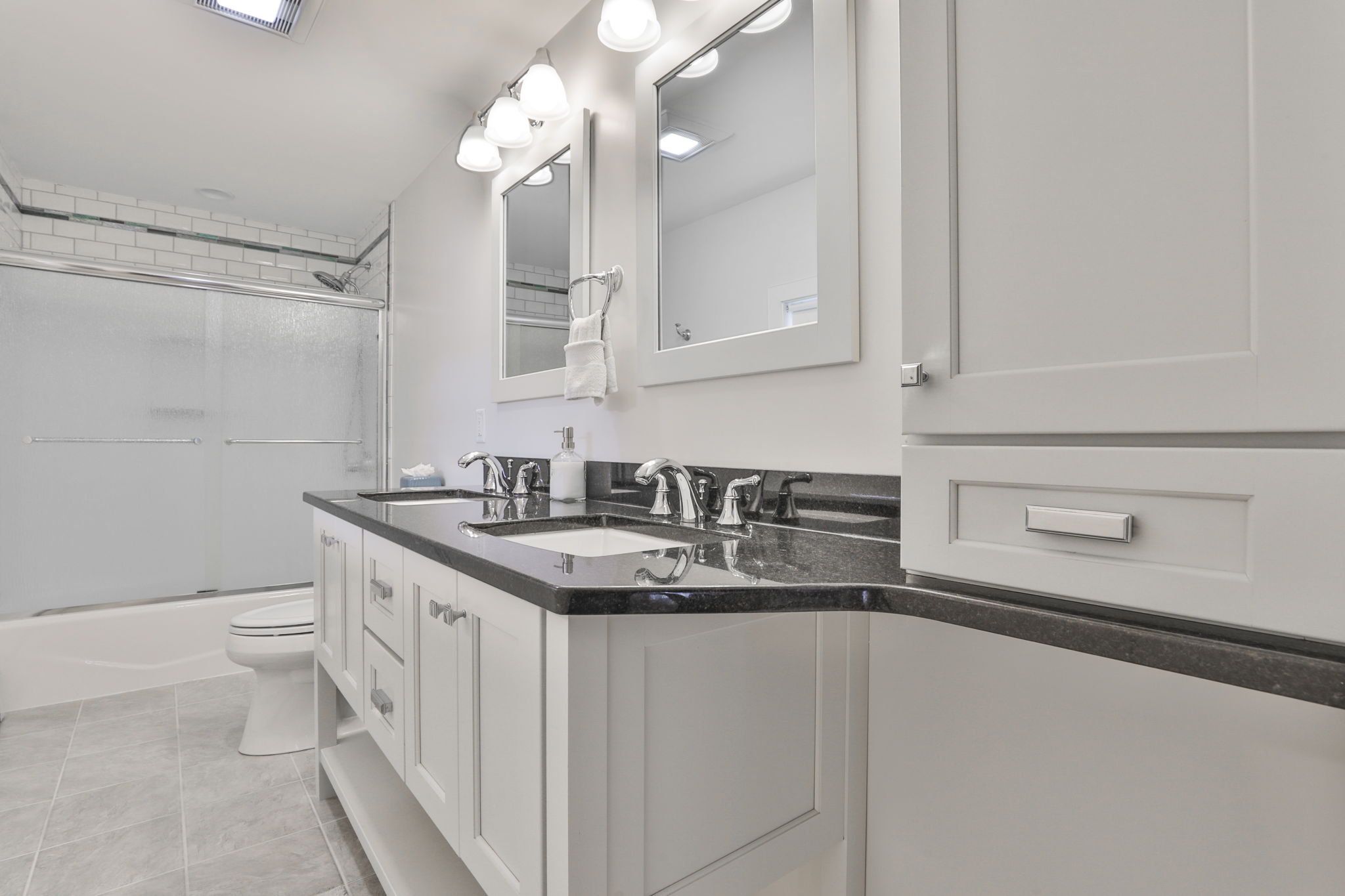 Manchester, New Hampshire, 03104, United States, 3 Bedrooms Bedrooms, ,2 BathroomsBathrooms,Residential,For Sale,1975563