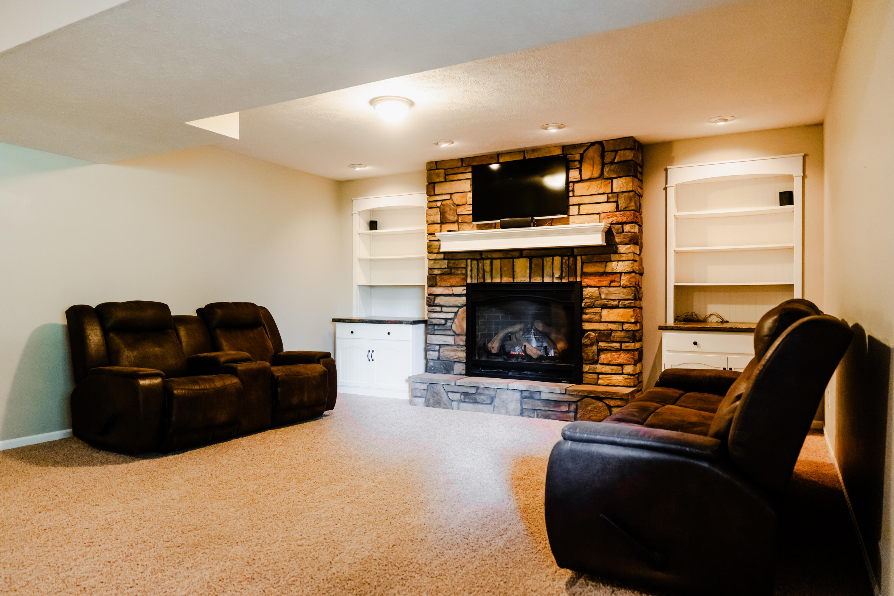 Sparta, Michigan, 49345, United States, 4 Bedrooms Bedrooms, ,3 BathroomsBathrooms,Residential,For Sale,1895548