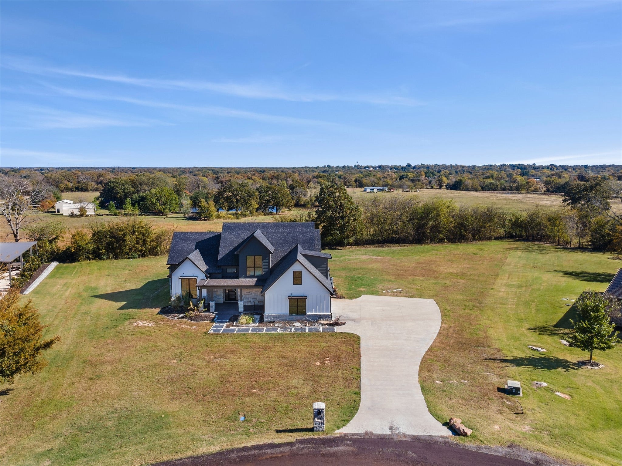 Sulphur Springs, Texas, 75482, United States, 4 Bedrooms Bedrooms, ,4 BathroomsBathrooms,Residential,For Sale,1990973