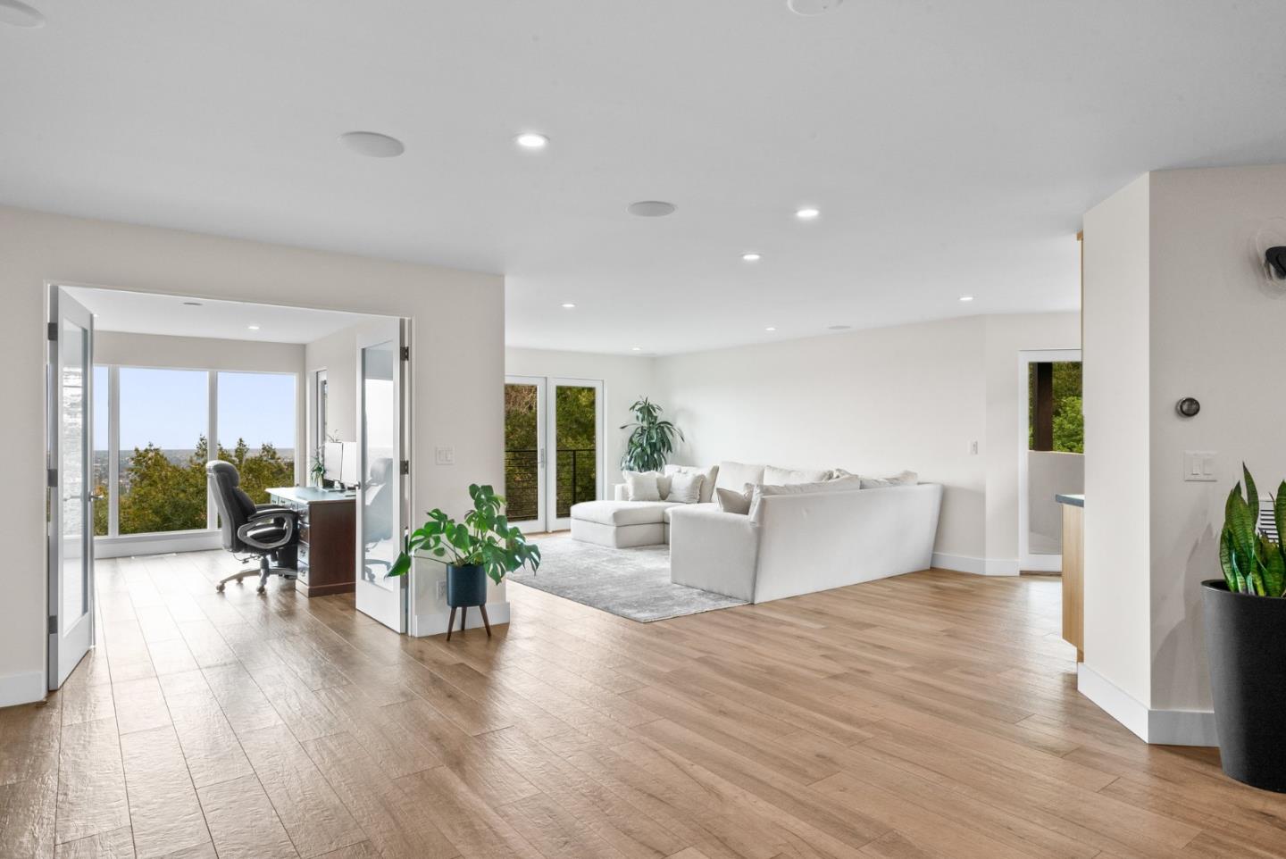 Los Gatos, California, 95030, United States, 5 Bedrooms Bedrooms, ,6 BathroomsBathrooms,Residential,For Sale,1997013