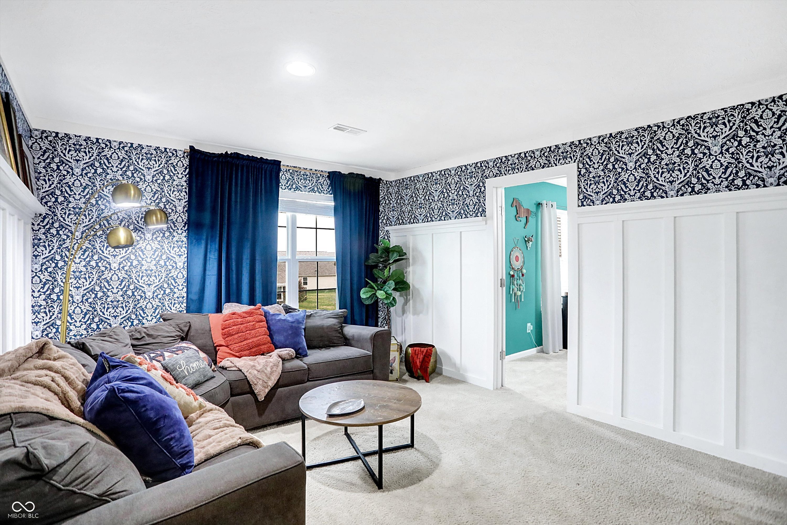 Franklin, Indiana, 46131, United States, 6 Bedrooms Bedrooms, ,4 BathroomsBathrooms,Residential,For Sale,1978604