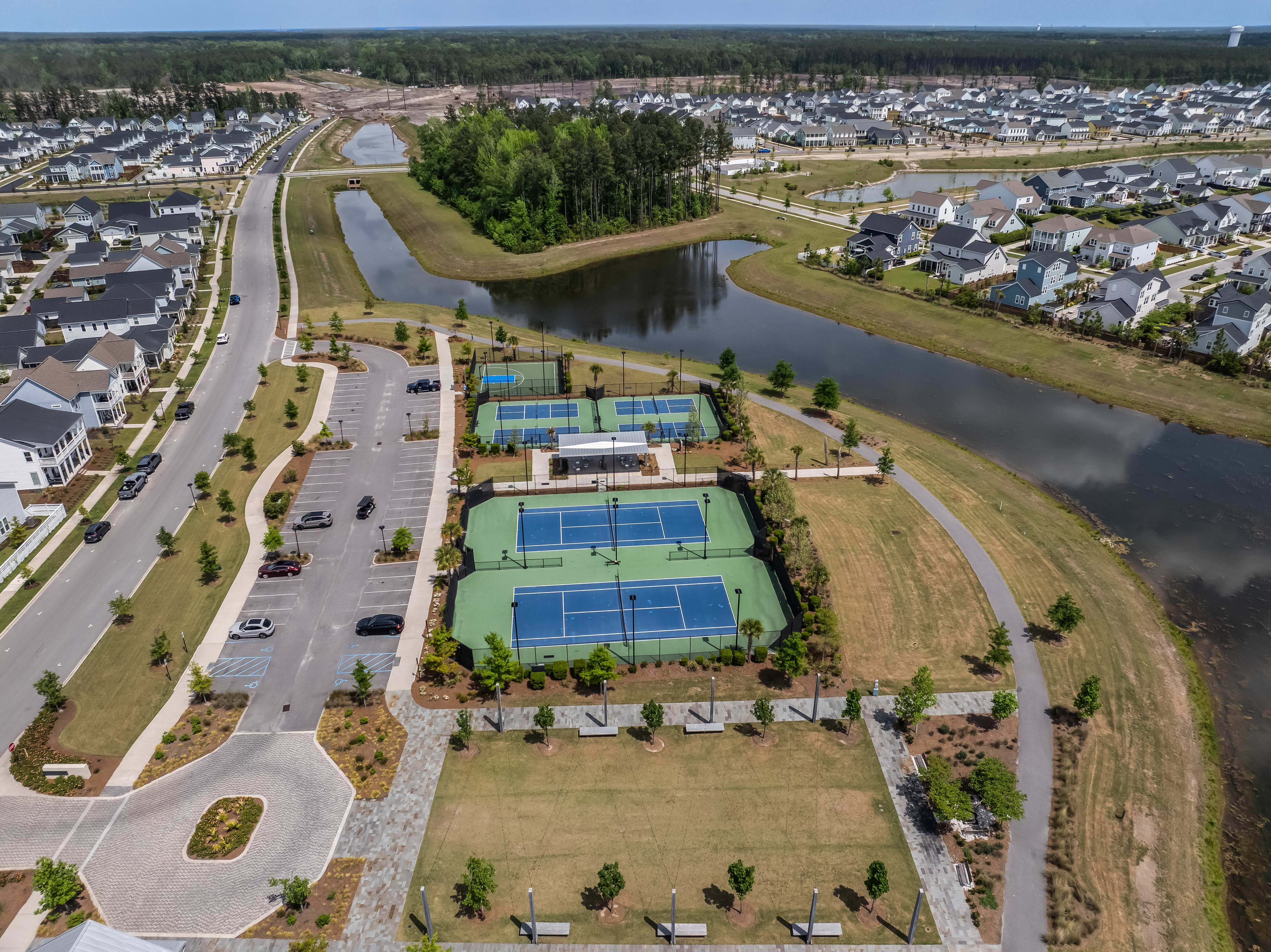  216 Symphony Avenue - 物件實景