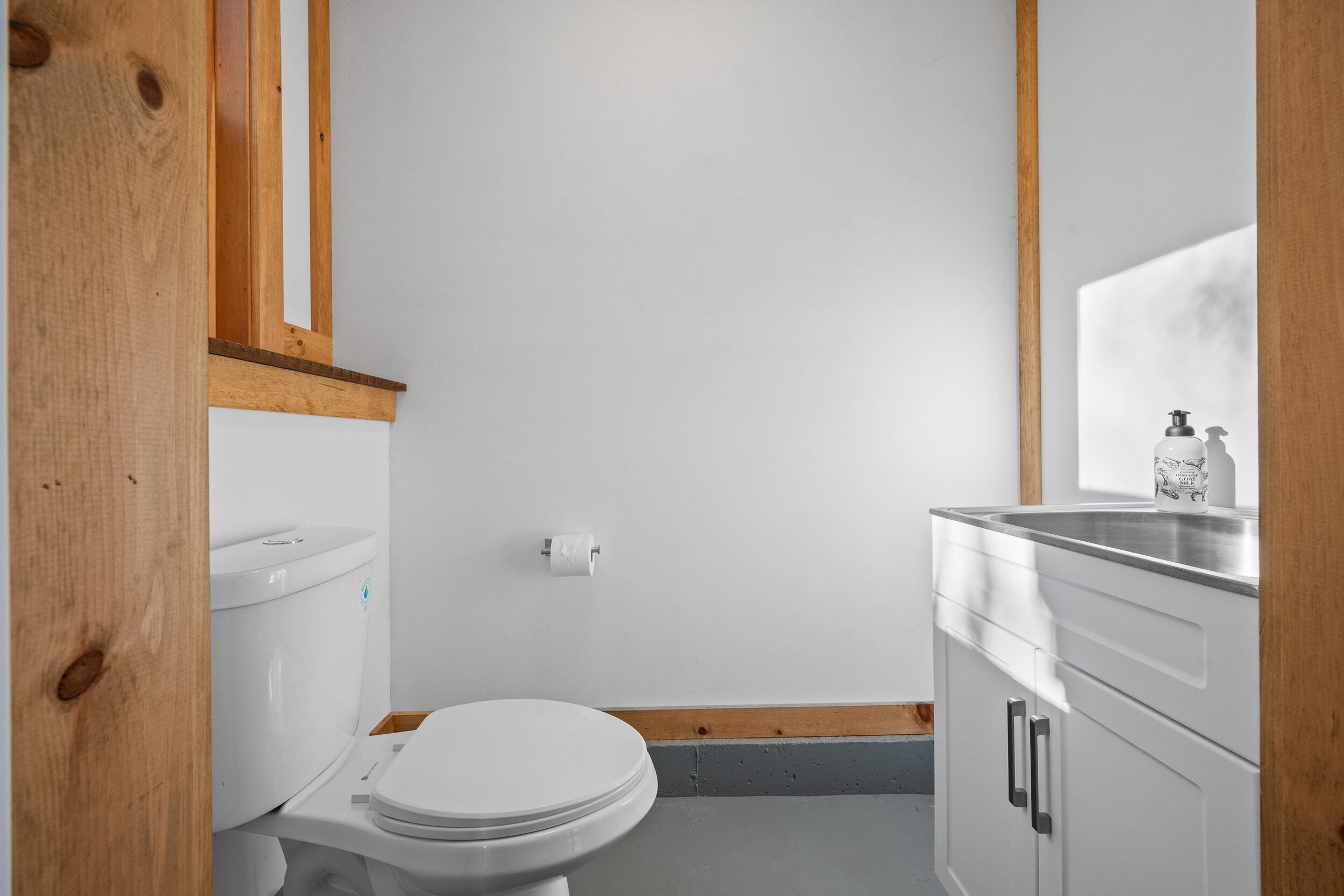 Fryeburg, Maine, 04037, United States, 2 Bedrooms Bedrooms, ,2 BathroomsBathrooms,Residential,For Sale,1988227