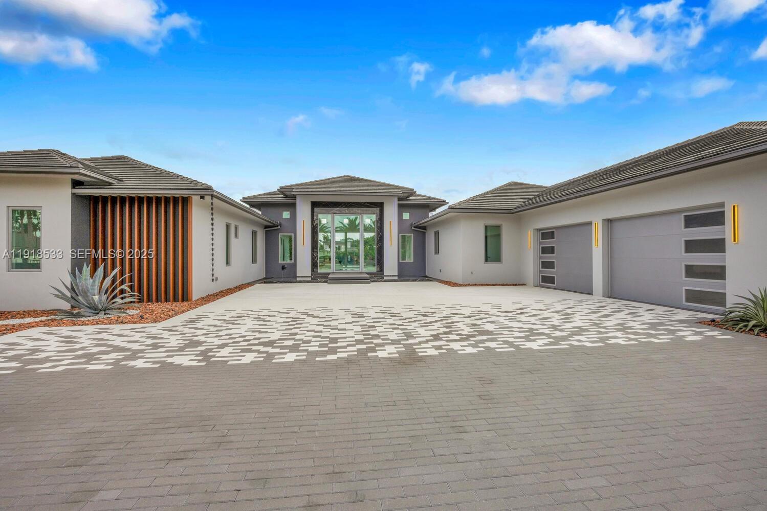 Miami, Florida, 33173, United States, 6 Bedrooms Bedrooms, ,7 BathroomsBathrooms,Residential,For Sale,2001798