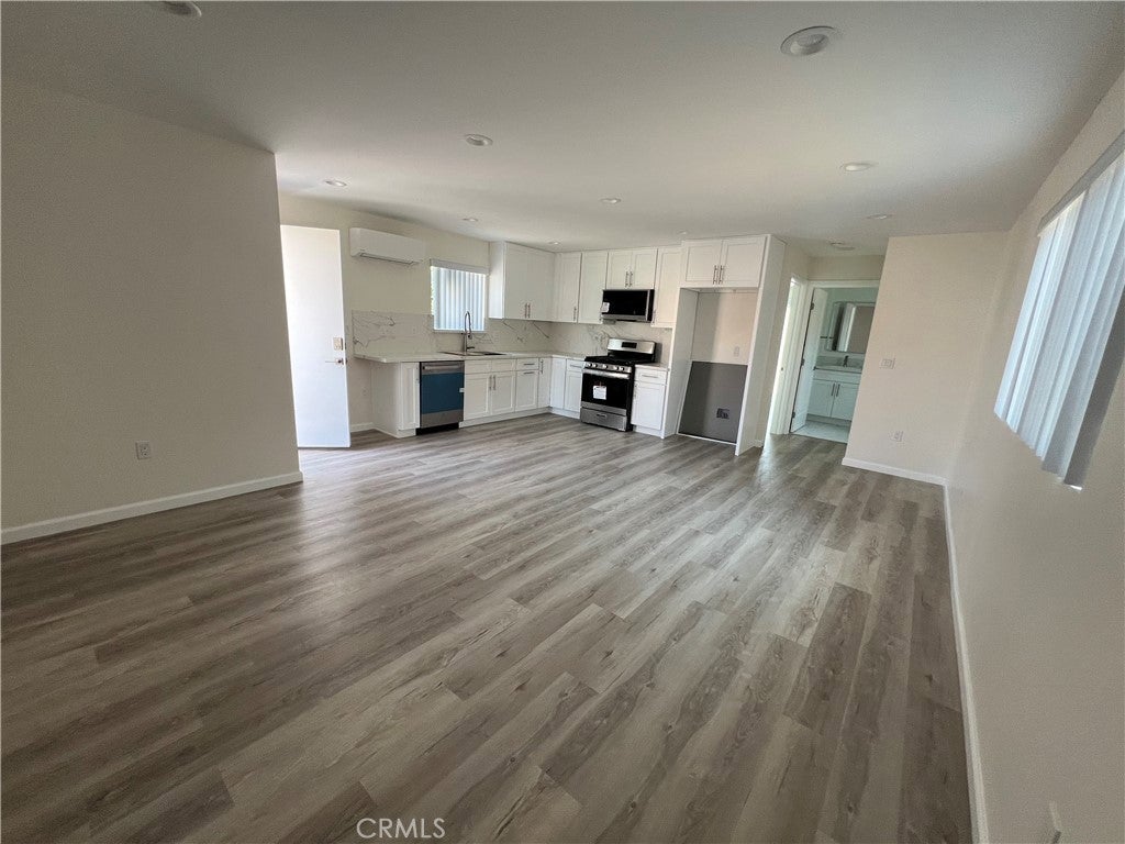 Los Angeles, California, 90027, United States, ,Residential,For Sale,1940498