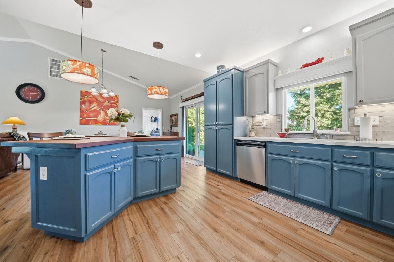 Valley Springs, California, 95252, United States, 3 Bedrooms Bedrooms, ,2 BathroomsBathrooms,Residential,For Sale,1981234