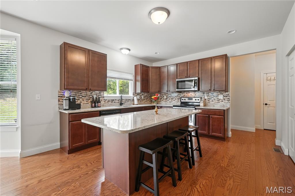 Lake St Louis, Missouri, 63367, United States, 4 Bedrooms Bedrooms, ,3 BathroomsBathrooms,Residential,For Sale,1901127