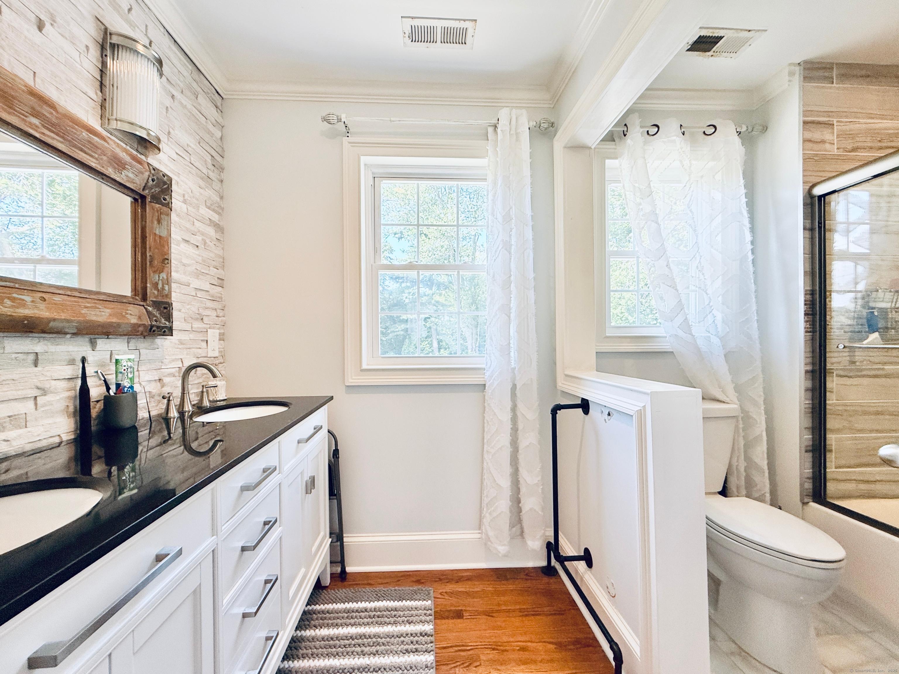 Darien, Connecticut, 06820, United States, 4 Bedrooms Bedrooms, ,3 BathroomsBathrooms,Residential,For Sale,1937000