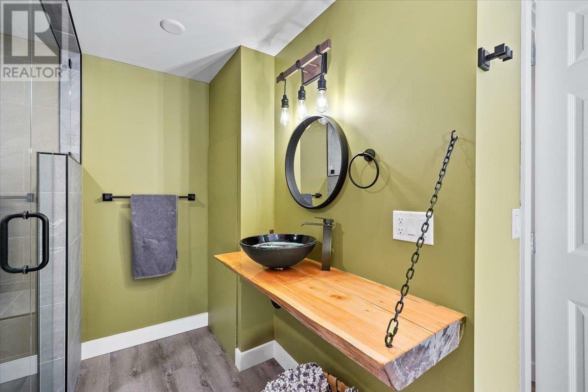 SICAMOUS, British Columbia, V0E 2V4, CA, 2 Bedrooms Bedrooms, ,2 BathroomsBathrooms,Residential,For Sale,1836920