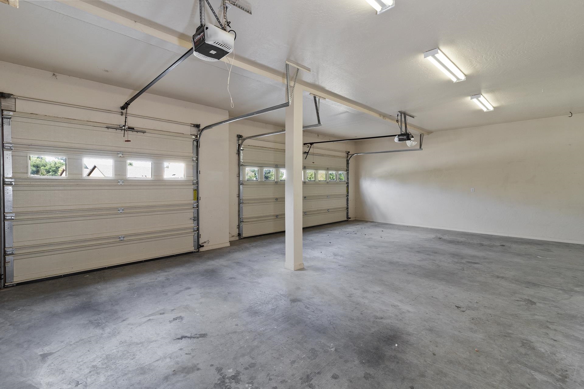 Fruita, Colorado, 81521, United States, 5 Bedrooms Bedrooms, ,3 BathroomsBathrooms,Residential,For Sale,1982065