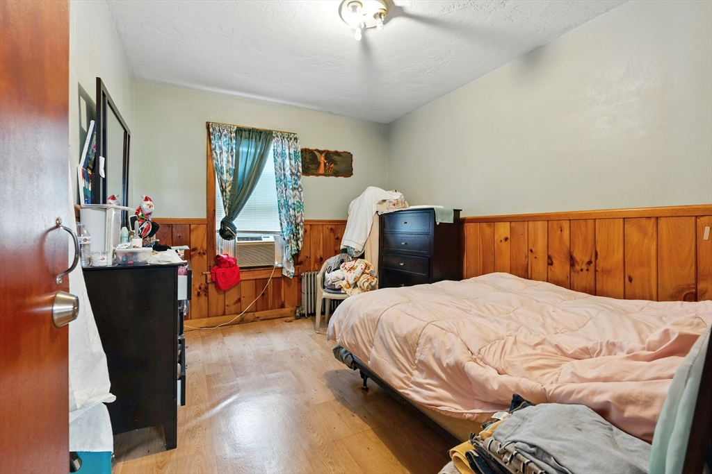 Worcester, Massachusetts, 01603, United States, 9 Bedrooms Bedrooms, ,3 BathroomsBathrooms,Residential,For Sale,1927945
