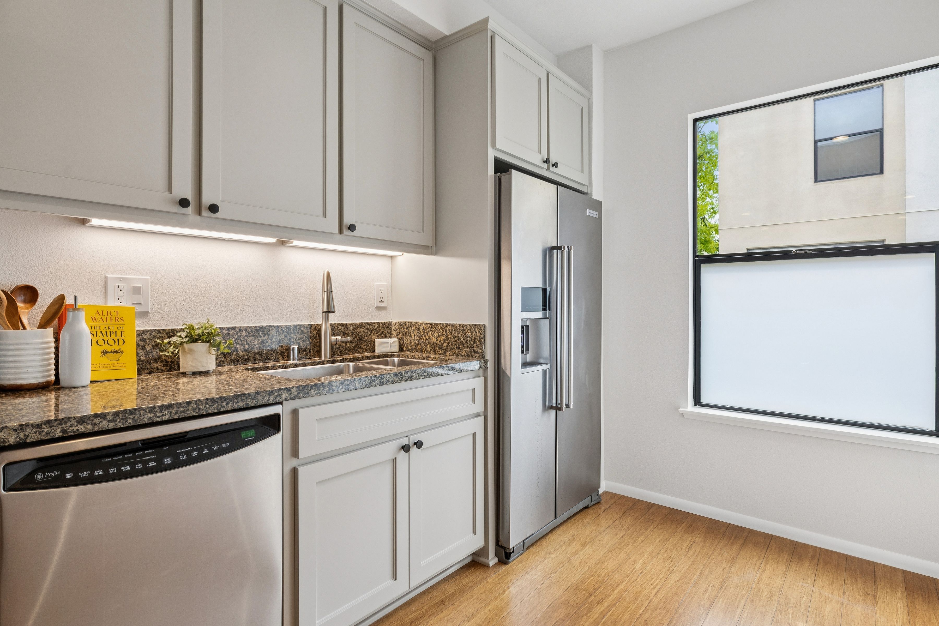  Modern Townhome in Prime North Oakland - 物件實景