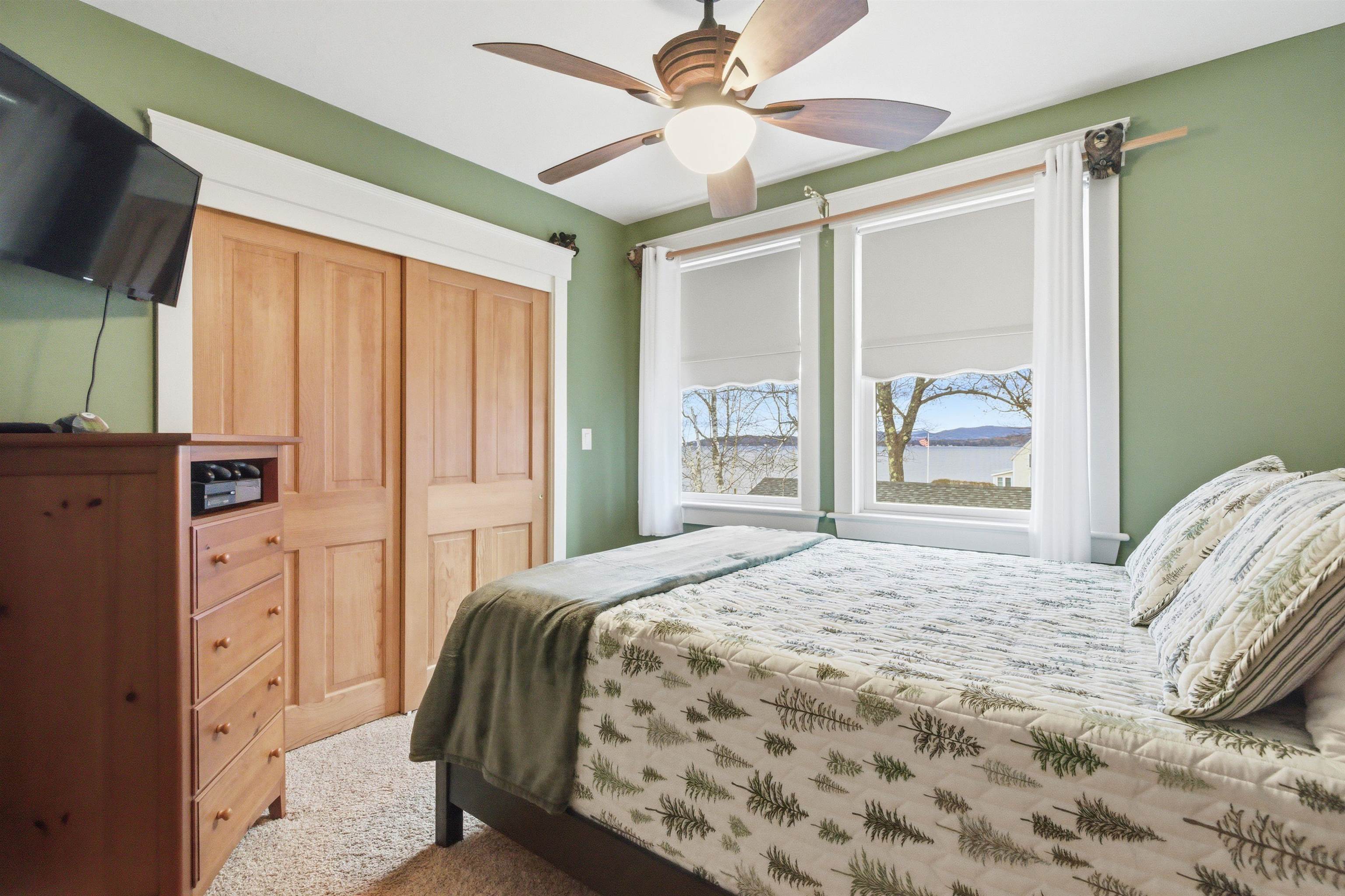 Meredith, New Hampshire, 03253, United States, 5 Bedrooms Bedrooms, ,2 BathroomsBathrooms,Residential,For Sale,1995867