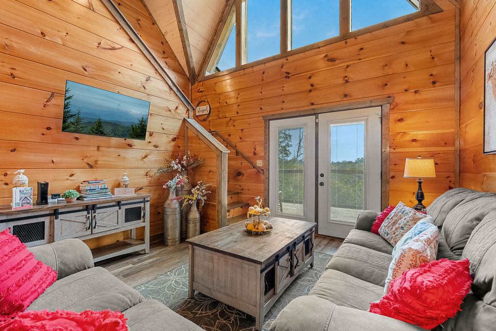 Sevierville, Tennessee, 37876, United States, 3 Bedrooms Bedrooms, ,4 BathroomsBathrooms,Residential,For Sale,1936996