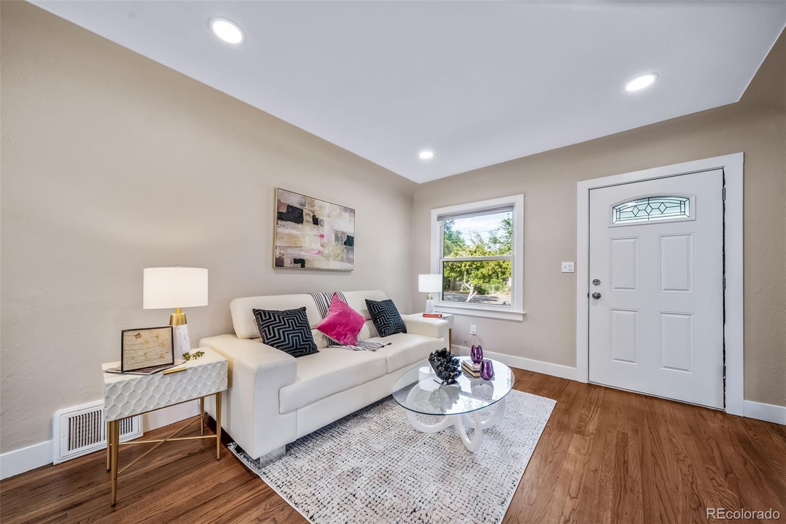 Denver, Colorado, 80210, United States, 3 Bedrooms Bedrooms, ,2 BathroomsBathrooms,Residential,For Sale,1939073