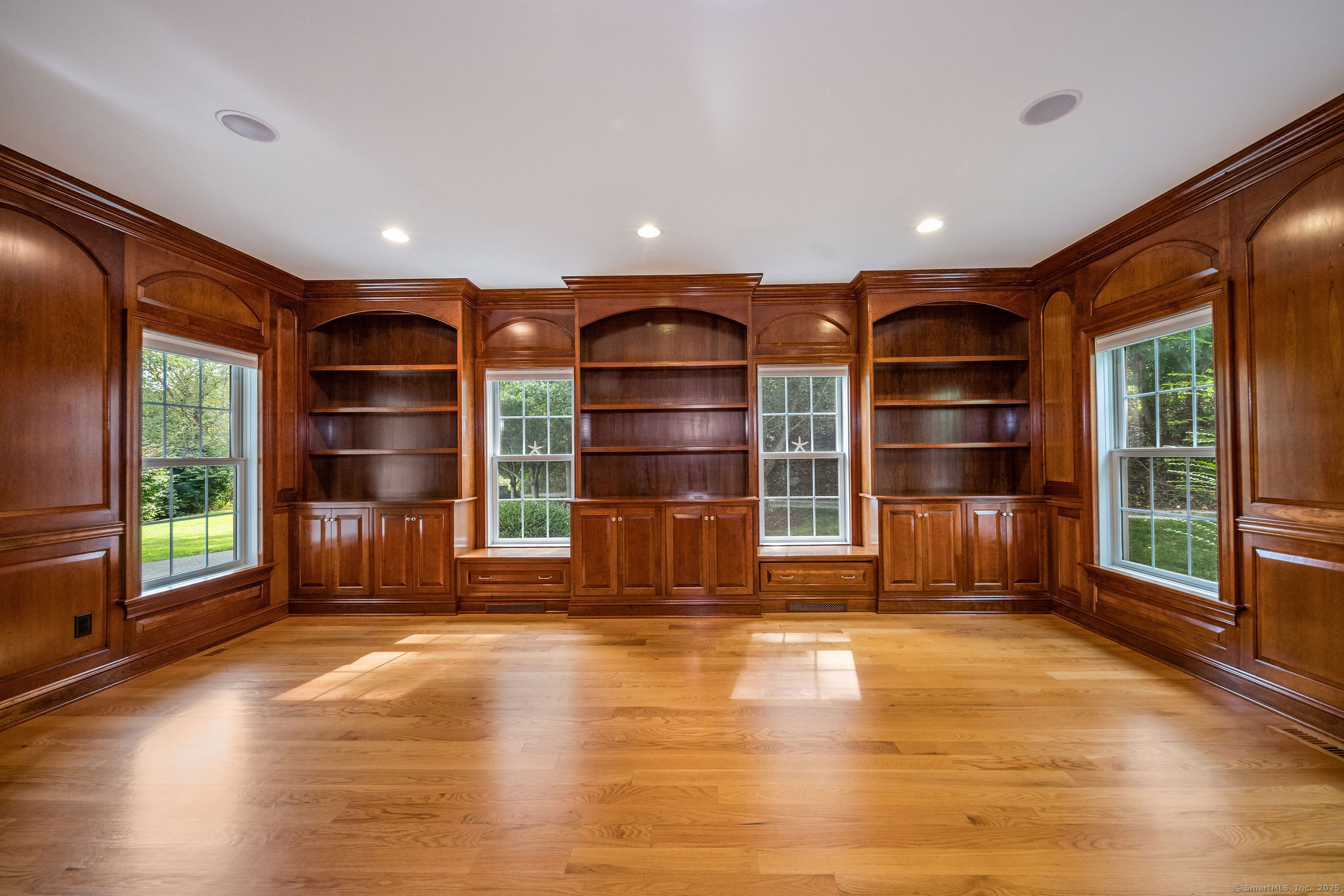 Madison, Connecticut, 06443, United States, 4 Bedrooms Bedrooms, ,4 BathroomsBathrooms,Residential,For Sale,1960564