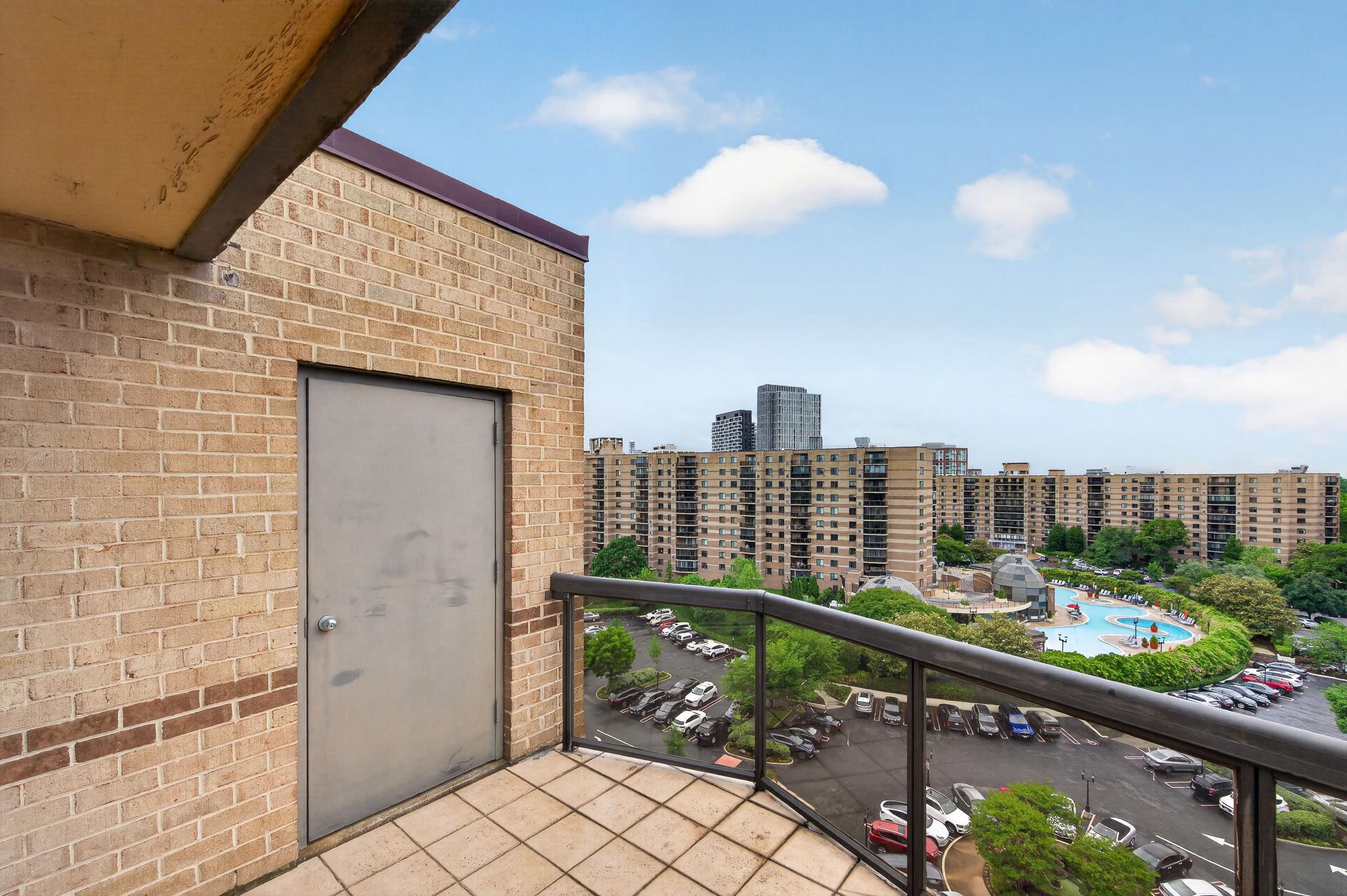  8380 Greensboro Drive, Mclean, VA, 22102 - 物件實景