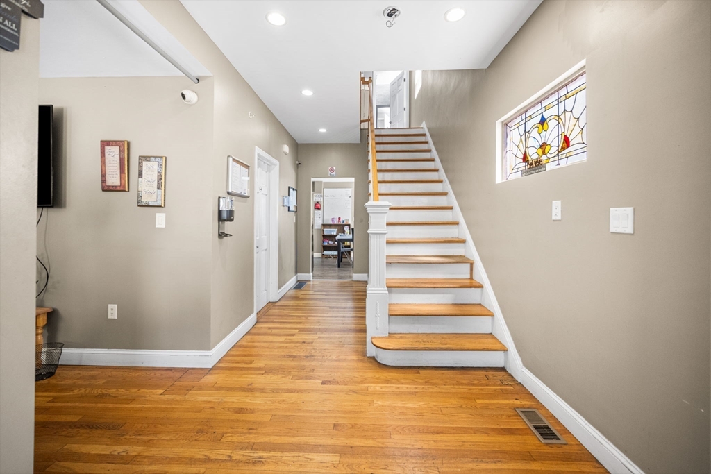 Everett, Massachusetts, 02149, United States, 4 Bedrooms Bedrooms, ,2 BathroomsBathrooms,Residential,For Sale,1890305