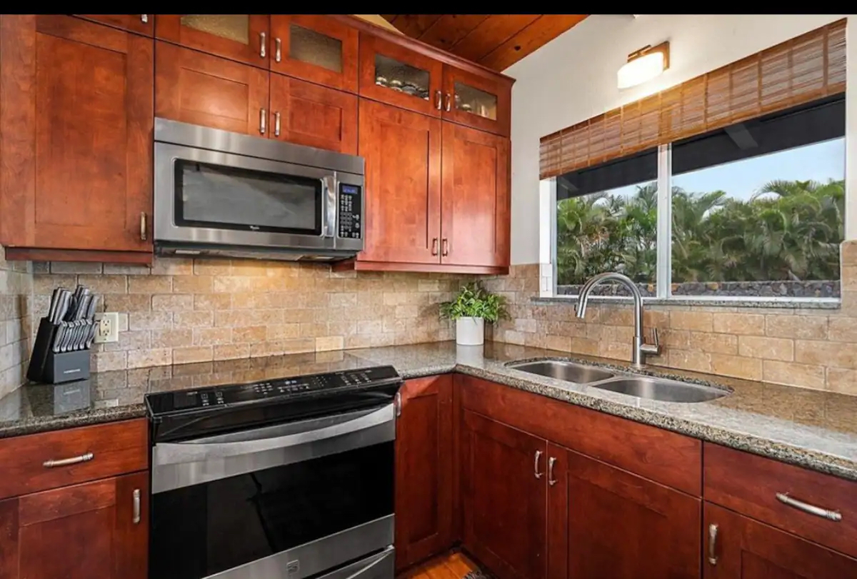 Kailua-Kona, Hawaii, 96740, United States, 3 Bedrooms Bedrooms, ,2 BathroomsBathrooms,Residential,For Sale,1950815