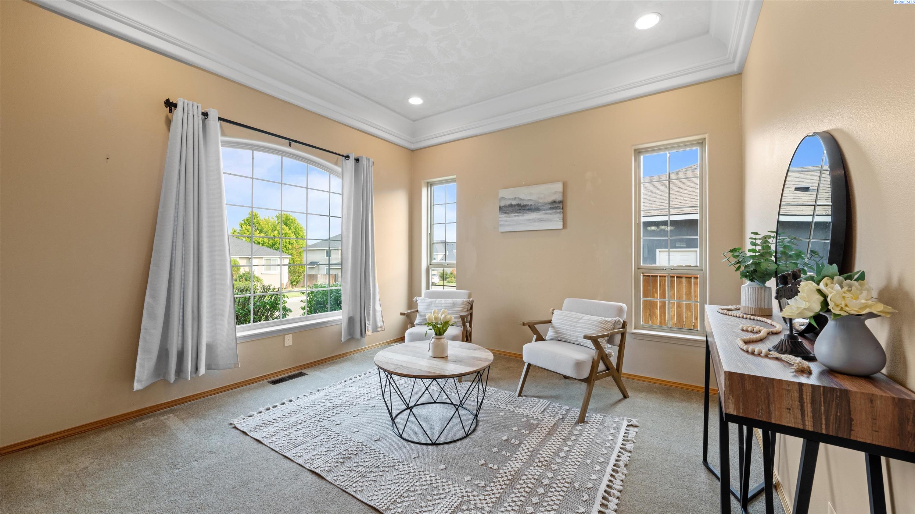 Richland, Washington, 99352, United States, 4 Bedrooms Bedrooms, ,3 BathroomsBathrooms,Residential,For Sale,1940830