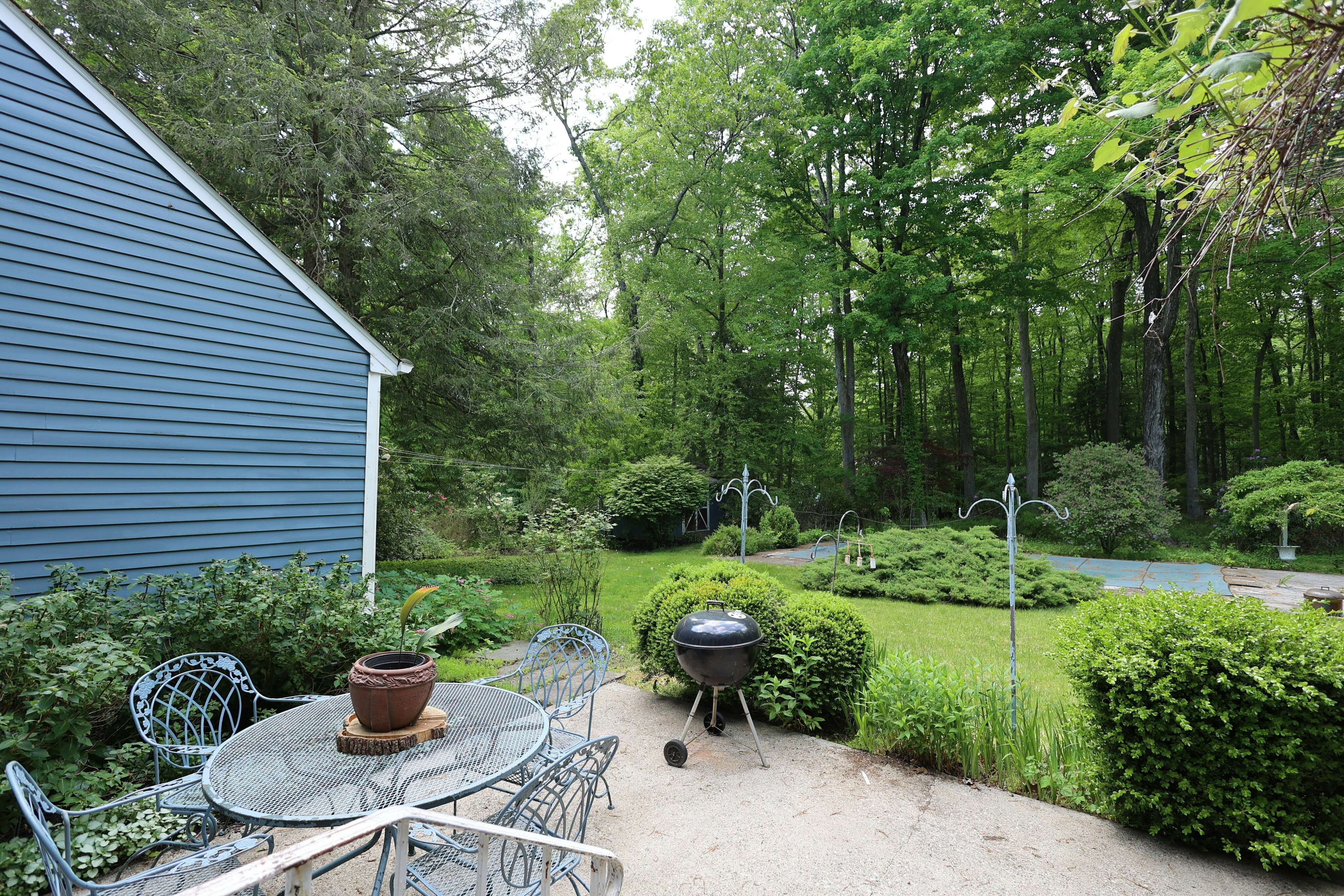 Classic New England Colonial - 物件實景