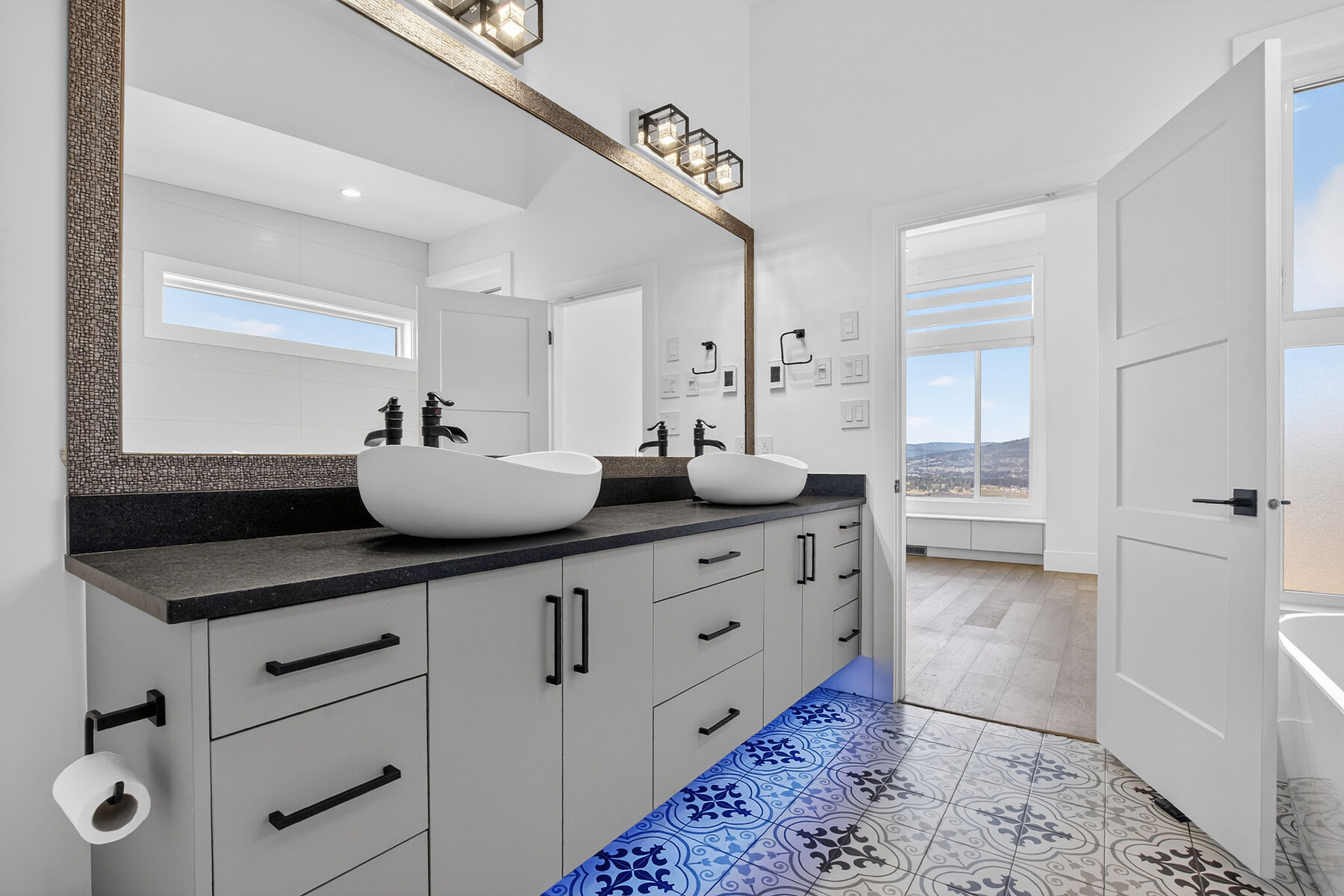  Spacious & Bright - 物件實景