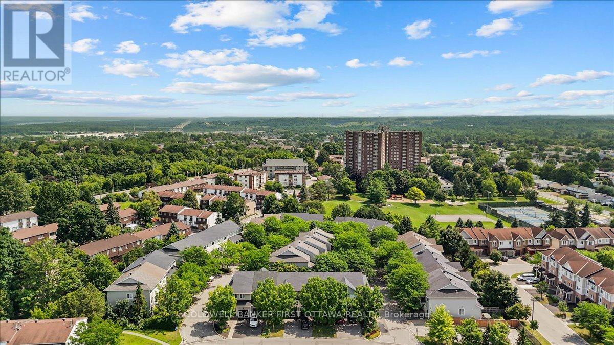 OTTAWA, Ontario, K1J 1J2, CA, 3 Bedrooms Bedrooms, ,1 BathroomBathrooms,Residential,For Sale,1903648