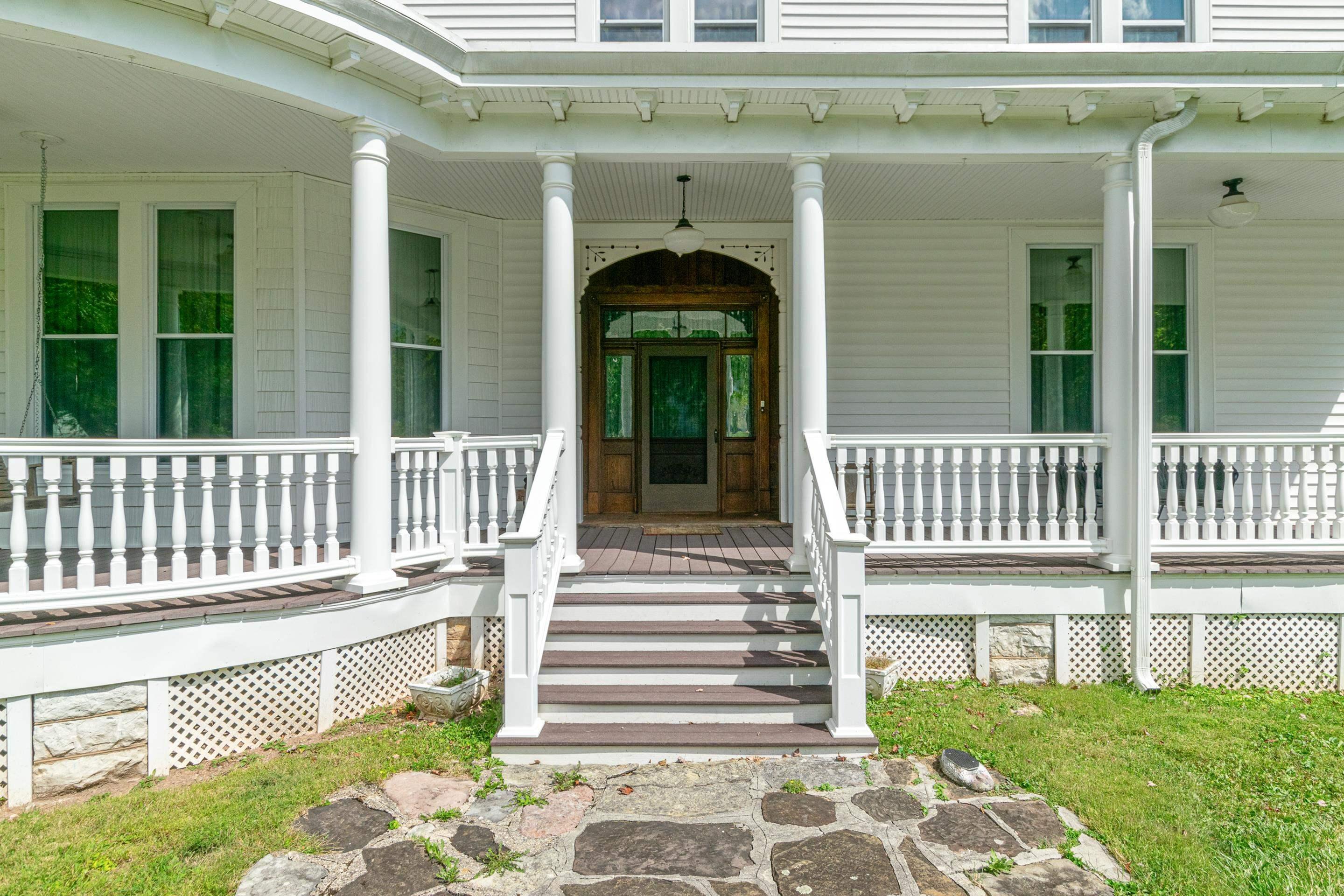 Tazewell, Virginia, 24651, United States, 6 Bedrooms Bedrooms, ,4 BathroomsBathrooms,Residential,For Sale,1905937