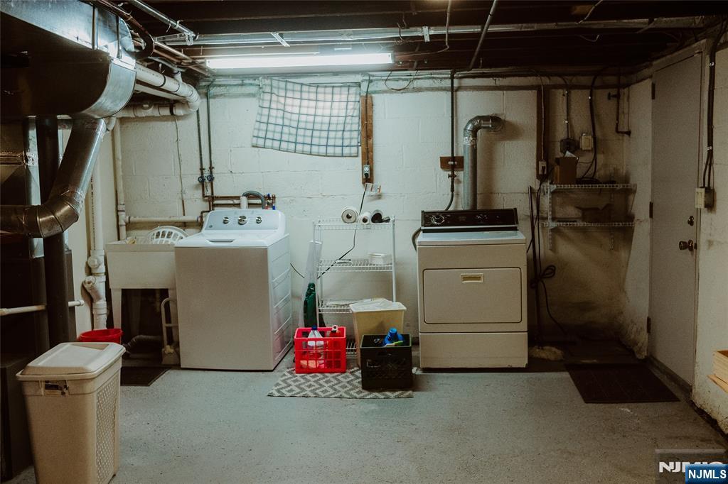 Wood Ridge, New Jersey, 07075, United States, 3 Bedrooms Bedrooms, ,3 BathroomsBathrooms,Residential,For Sale,1982393