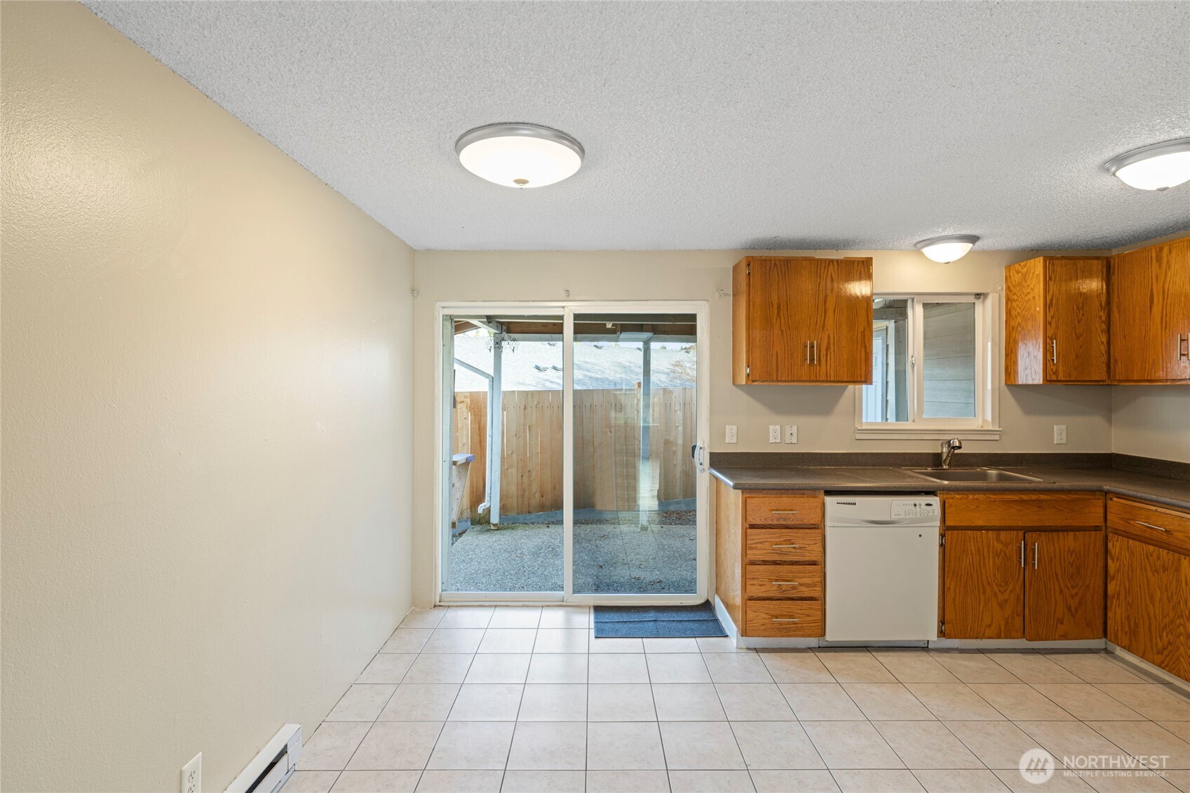 Auburn, Washington, 98001, United States, 4 Bedrooms Bedrooms, ,2 BathroomsBathrooms,Residential,For Sale,1991202