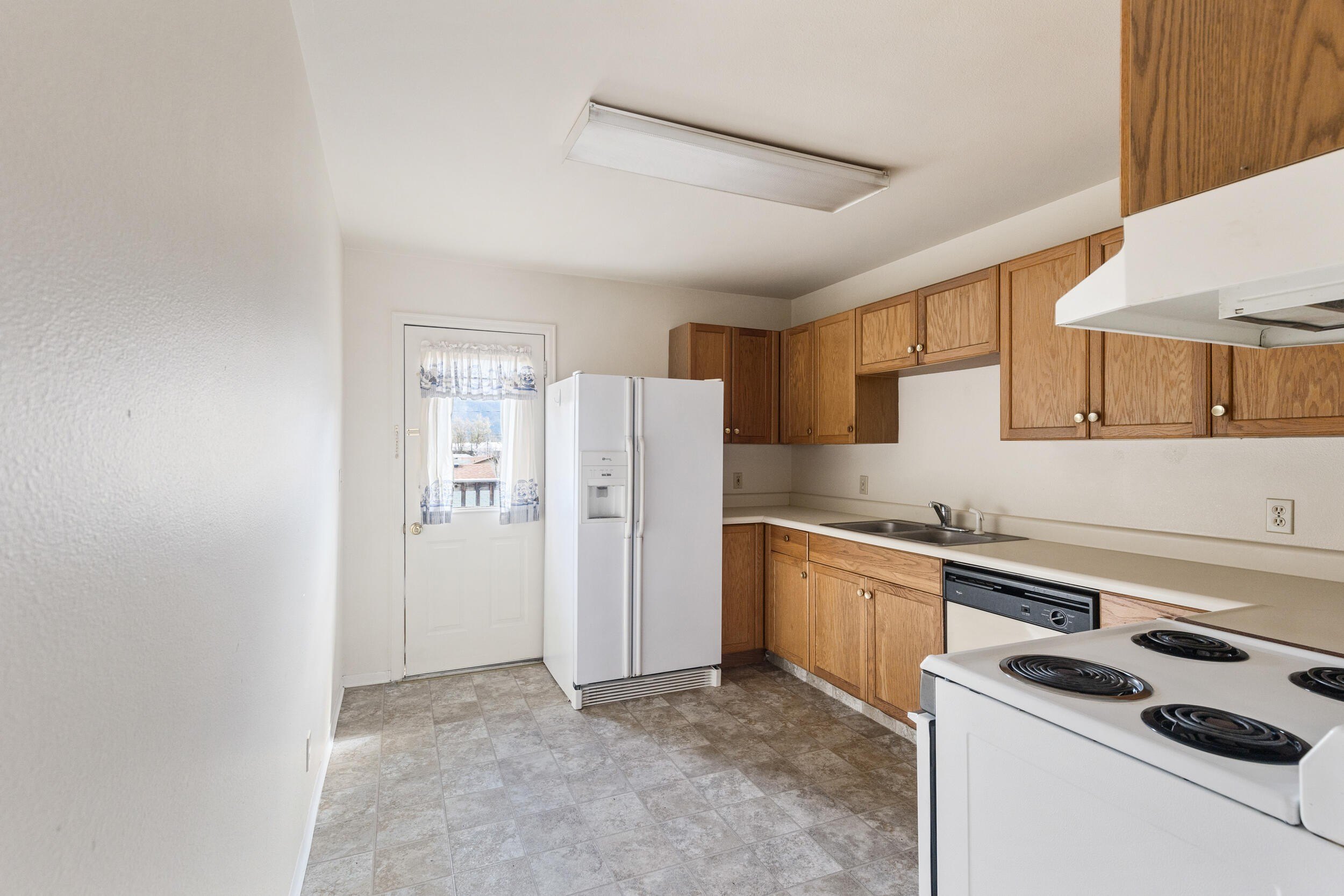 Grants Pass, Oregon, 97526, United States, ,Residential,For Sale,1916404