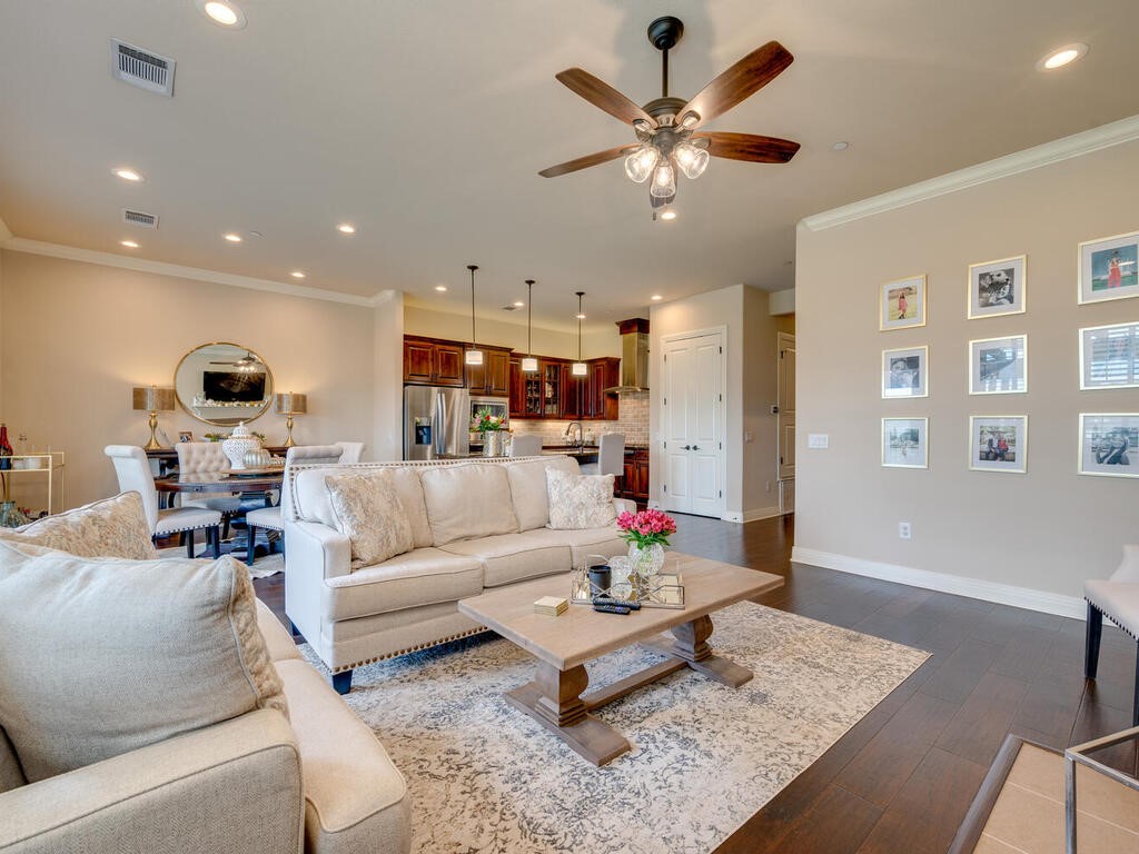 Austin, Texas, 78732, United States, 2 Bedrooms Bedrooms, ,2 BathroomsBathrooms,Residential,For Sale,1849026