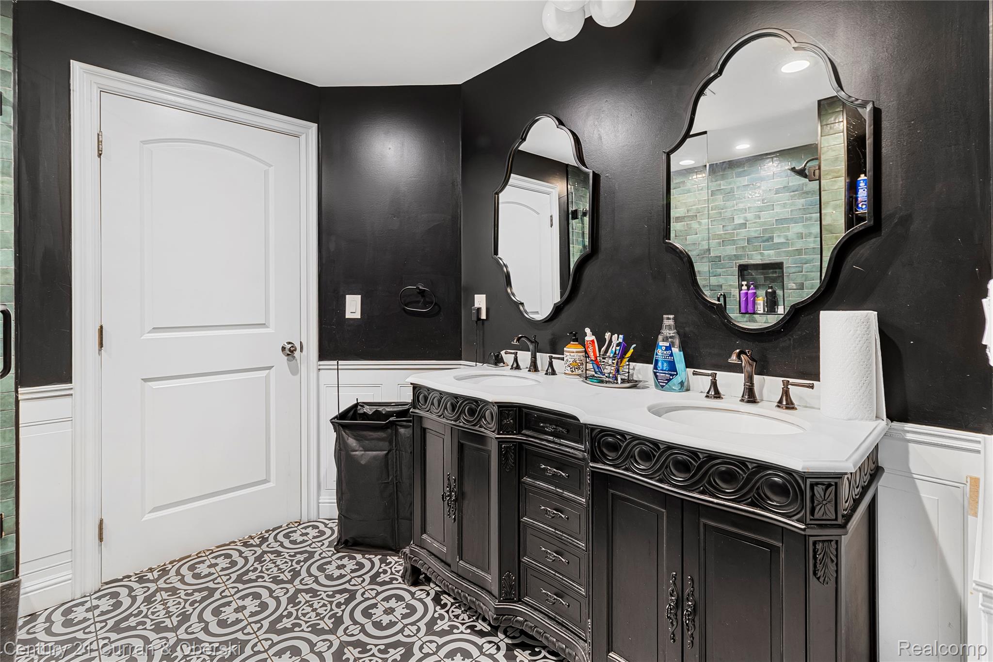 Dearborn, Michigan, 48124, United States, 4 Bedrooms Bedrooms, ,3 BathroomsBathrooms,Residential,For Sale,1921247