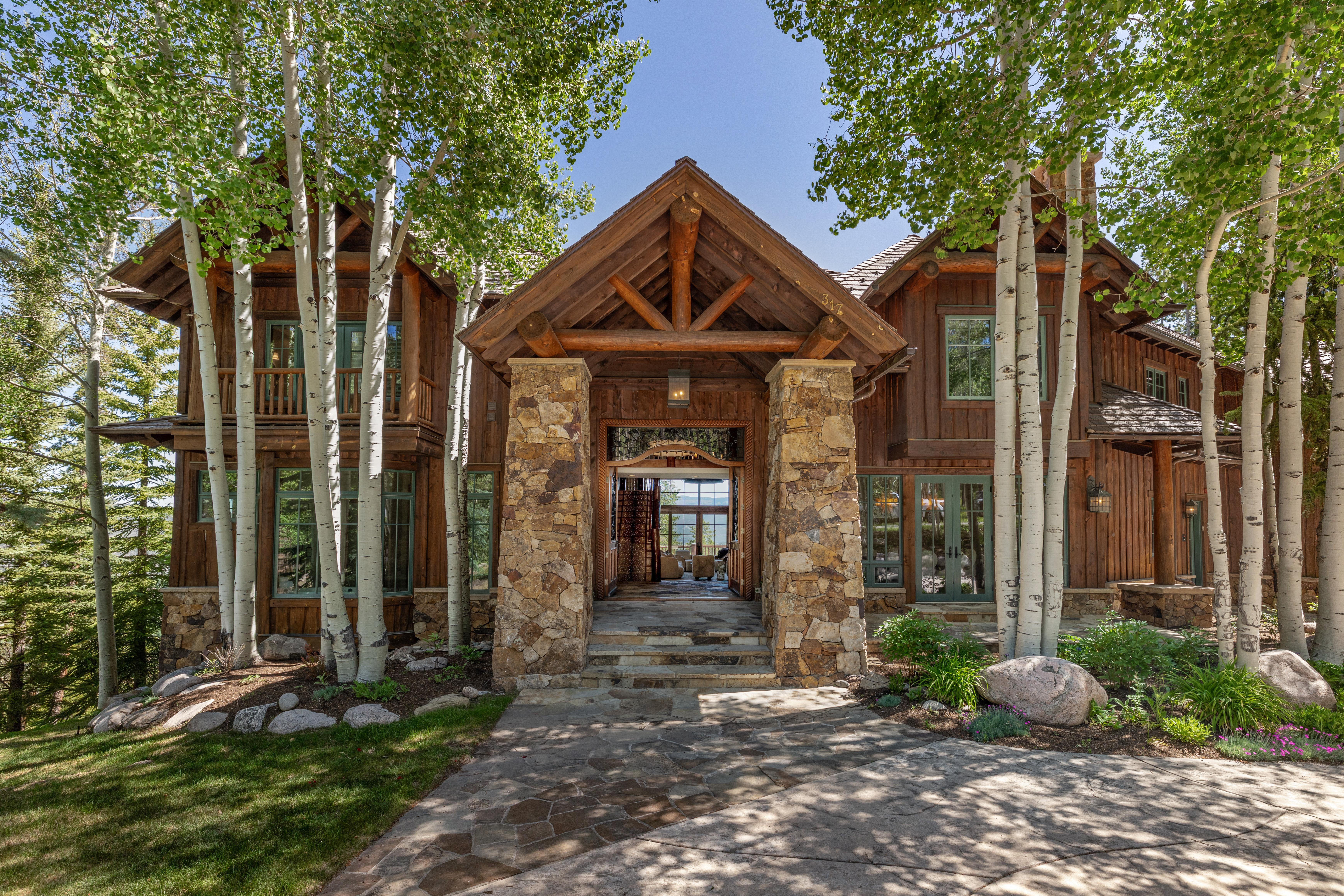  317 Elk Woods is the Kind of Mountain Estate that Earns its Setting - 物件實景