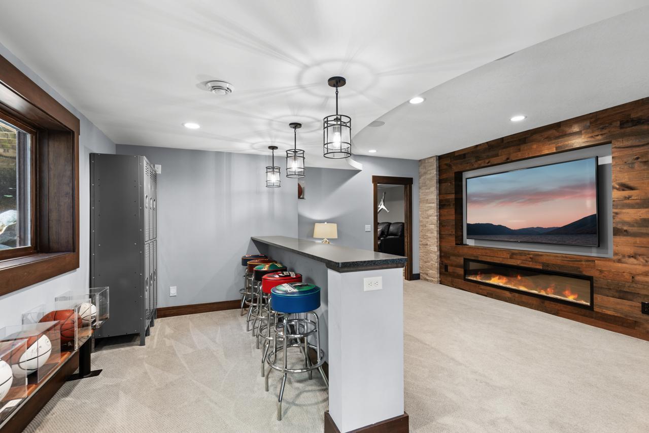 Chanhassen, Minnesota, 55317, United States, 4 Bedrooms Bedrooms, ,2 BathroomsBathrooms,Residential,For Sale,1987932