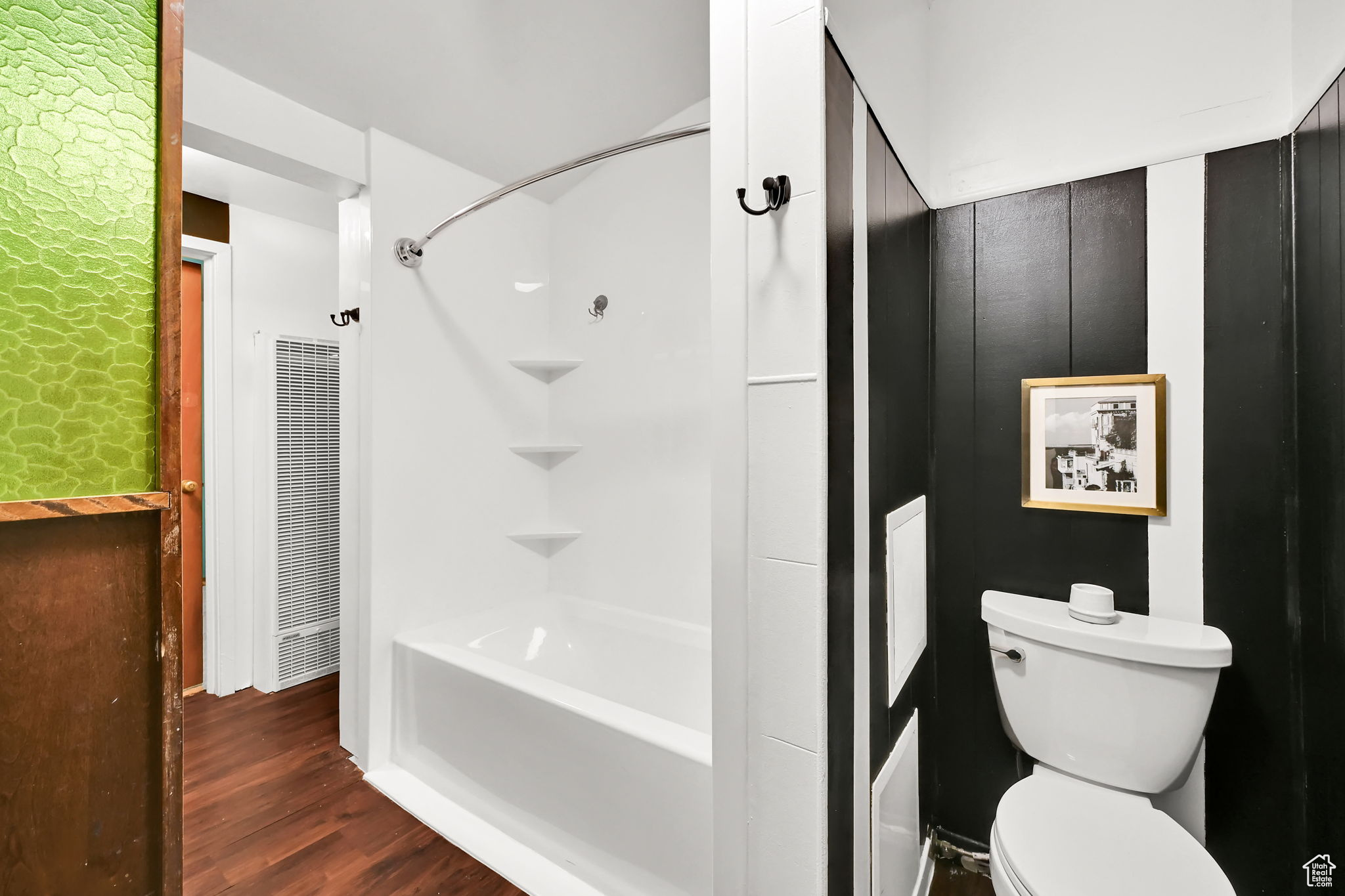 Salt Lake City, Utah, 84103, United States, 3 Bedrooms Bedrooms, ,2 BathroomsBathrooms,Residential,For Sale,1925078