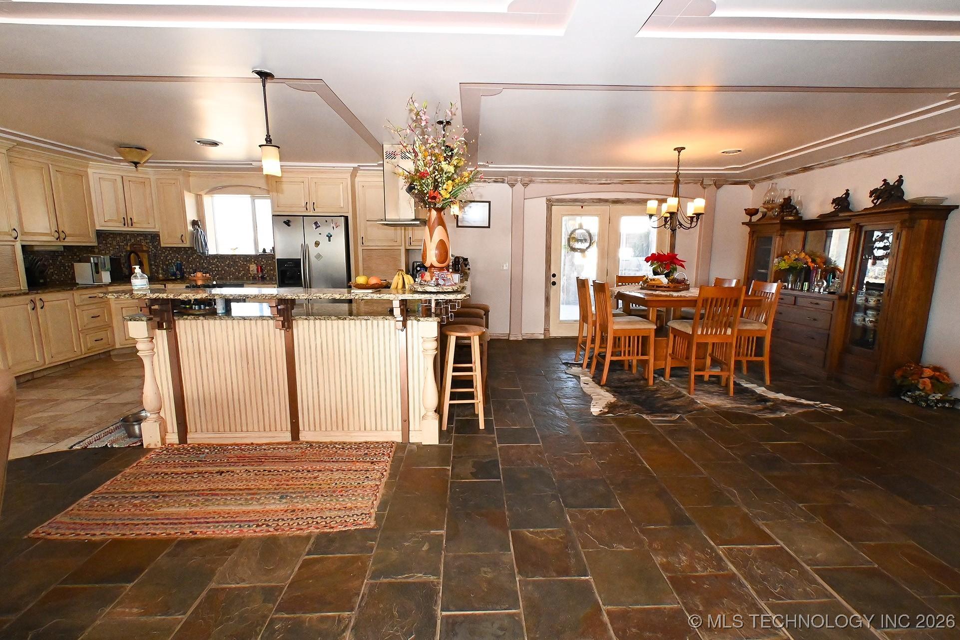 Sallisaw, Oklahoma, 74955, United States, 6 Bedrooms Bedrooms, ,4 BathroomsBathrooms,Residential,For Sale,2009244