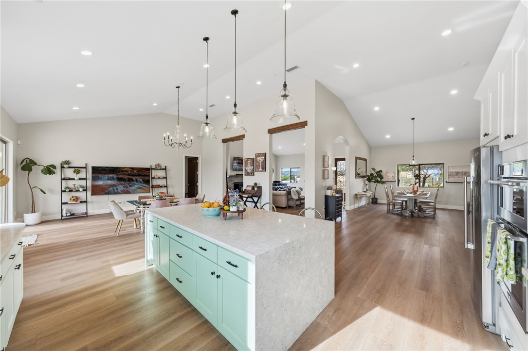 Temecula, California, 92592, United States, 5 Bedrooms Bedrooms, ,4 BathroomsBathrooms,Residential,For Sale,2021827