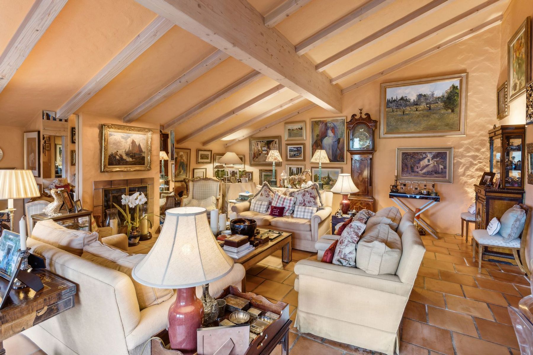  Charming duplex apartment in Château-d